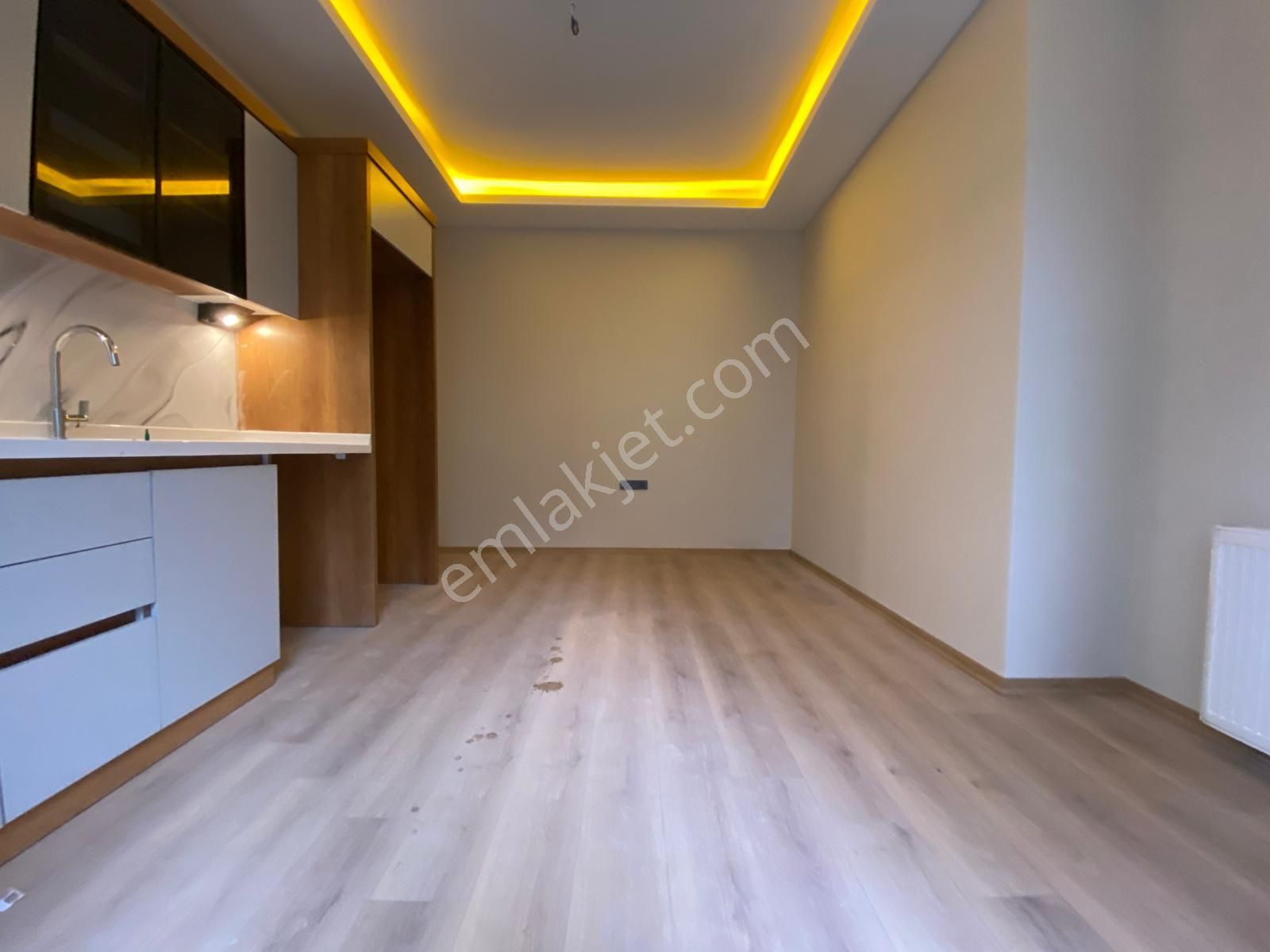▄jet'ten Edremit'te Hem Oturumluk Hem Yatırımlık Geniş 1+1 Daire - Görsel 8