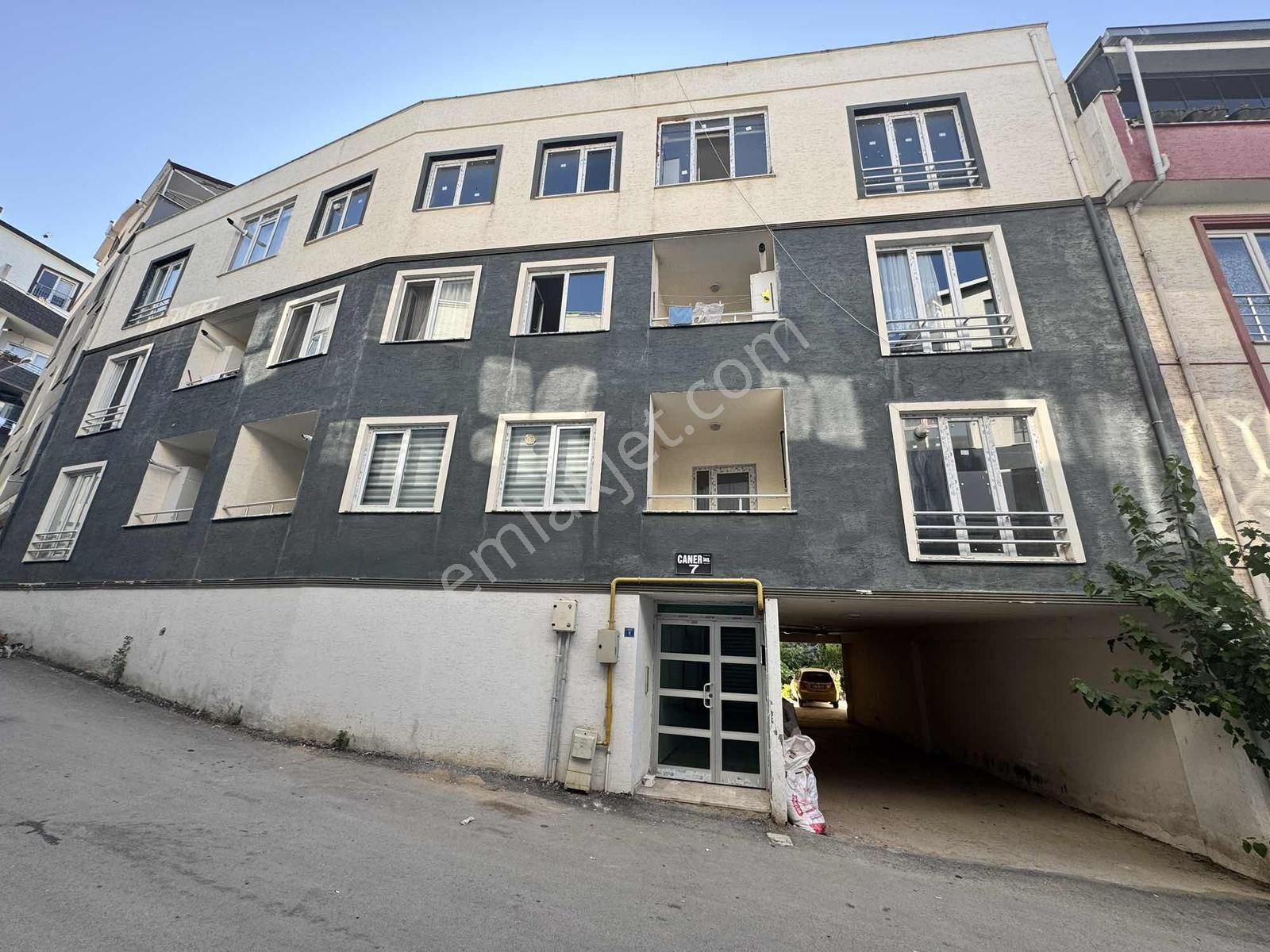 Çalı Gümüşlükte Ön Cepheye Bakan, Geniş Balkonlu 2+1 Daire!