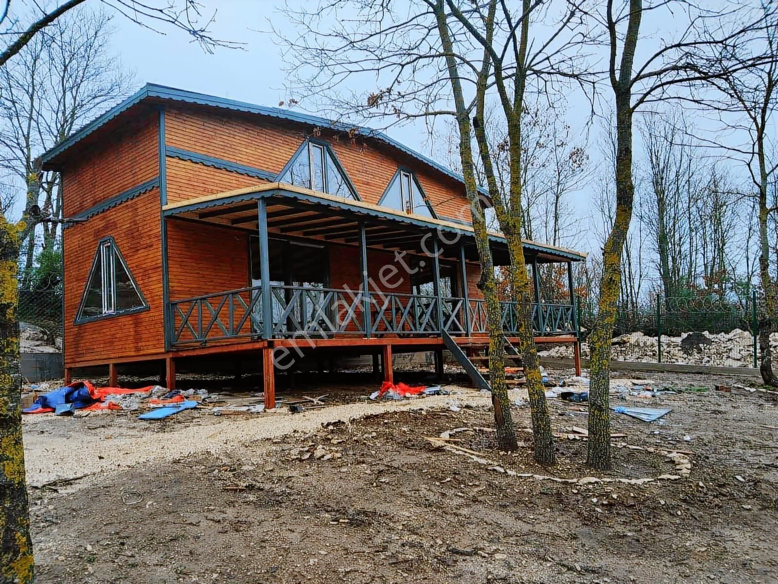 Korubaşında 2 Aileye Uygun Satılık Bungalovlu Arazi!