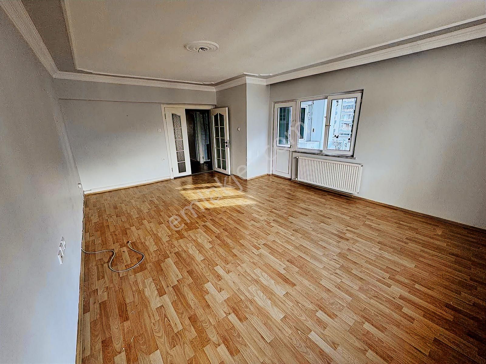 75. Yıl Mahallesinde Çimen Kaya Sitesinde 3+1 Satılık Daire - Görsel 8