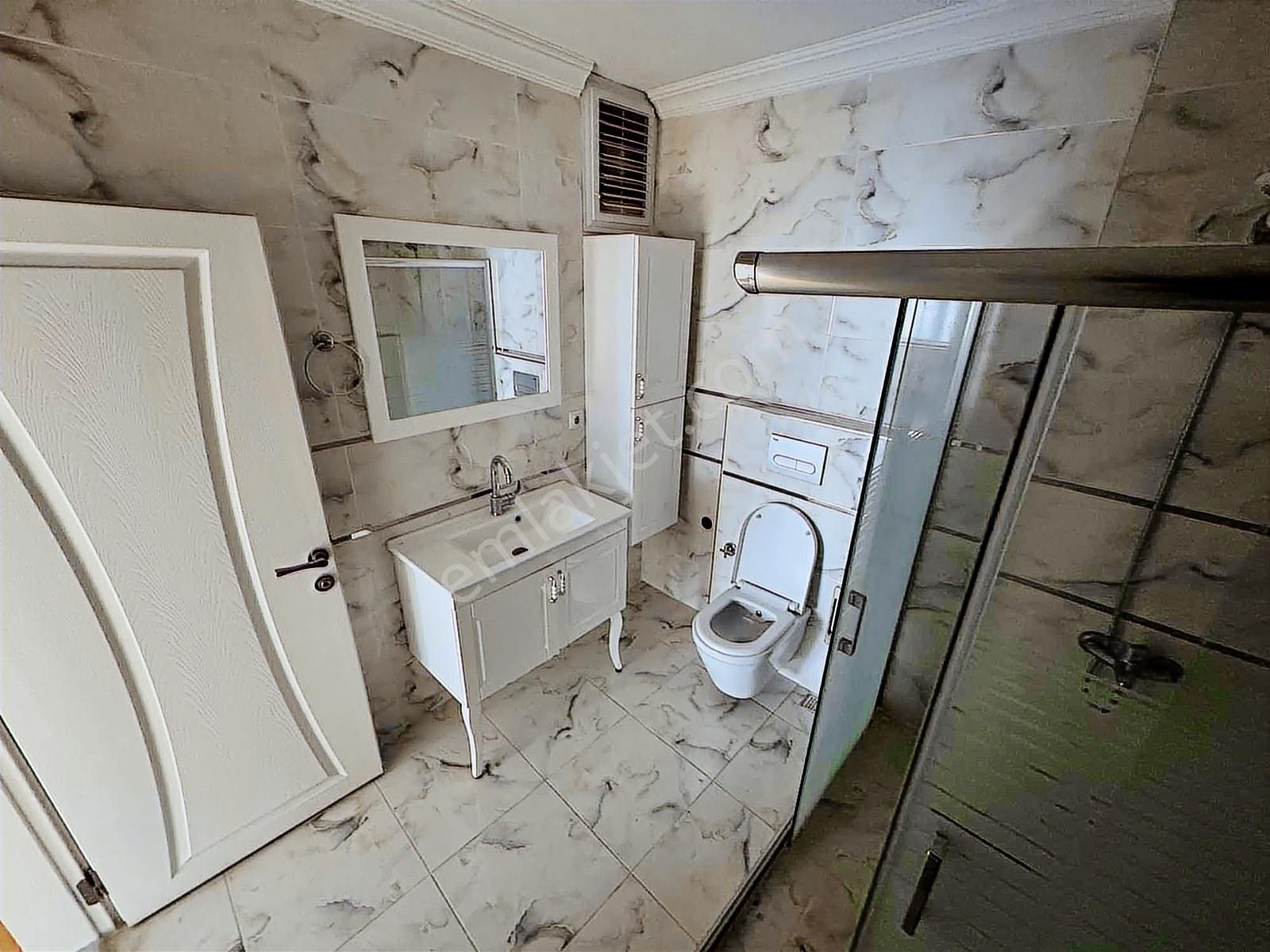 75. Yıl Mahallesinde Çimen Kaya Sitesinde 3+1 Satılık Daire - Görsel 15