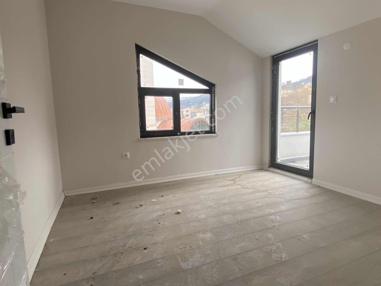 Nilüfer Çalı Gümüşlük'te Site İçi Asansörlü 2+1 Sıfır Dubleks.. - Görsel 15