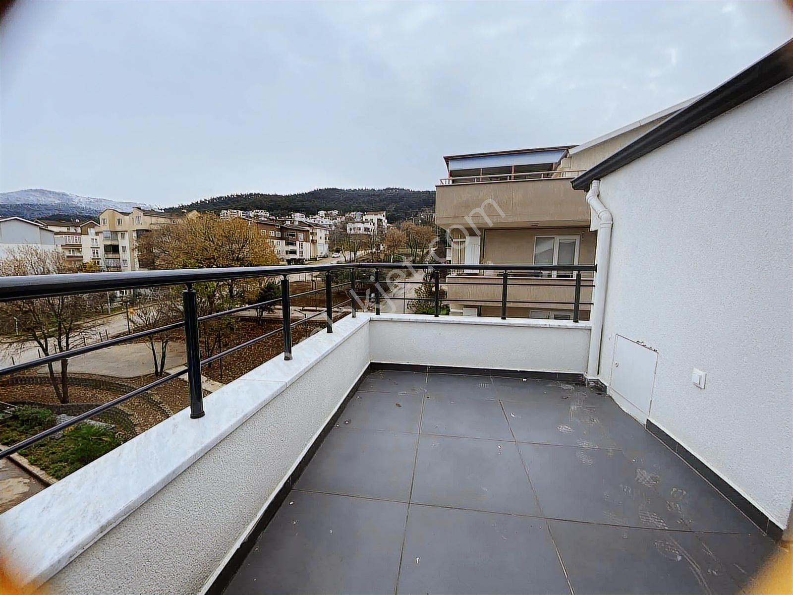 Nilüfer Çalı Gümüşlük'te Site İçi Asansörlü 2+1 Sıfır Dubleks.. - Görsel 2