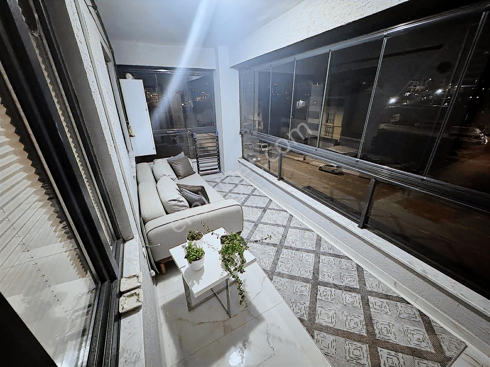 Güneştepede Çamlık Caddesinde Arakat 3+1 - Görsel 4