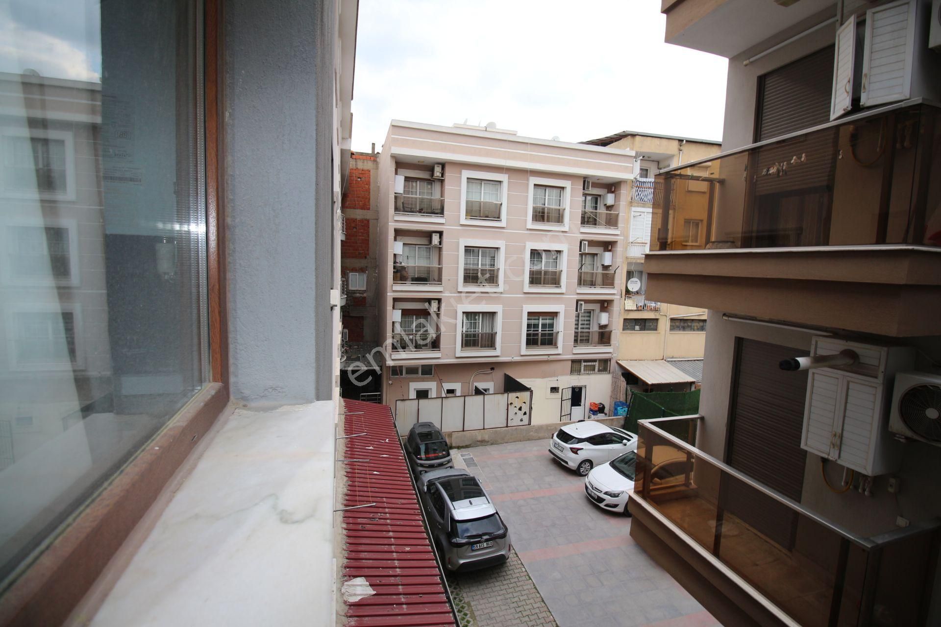 Arga'dan Buca Üçkuyular'da Eşyalı D.gazlı 1+1 Kiralık Daire . - Görsel 17