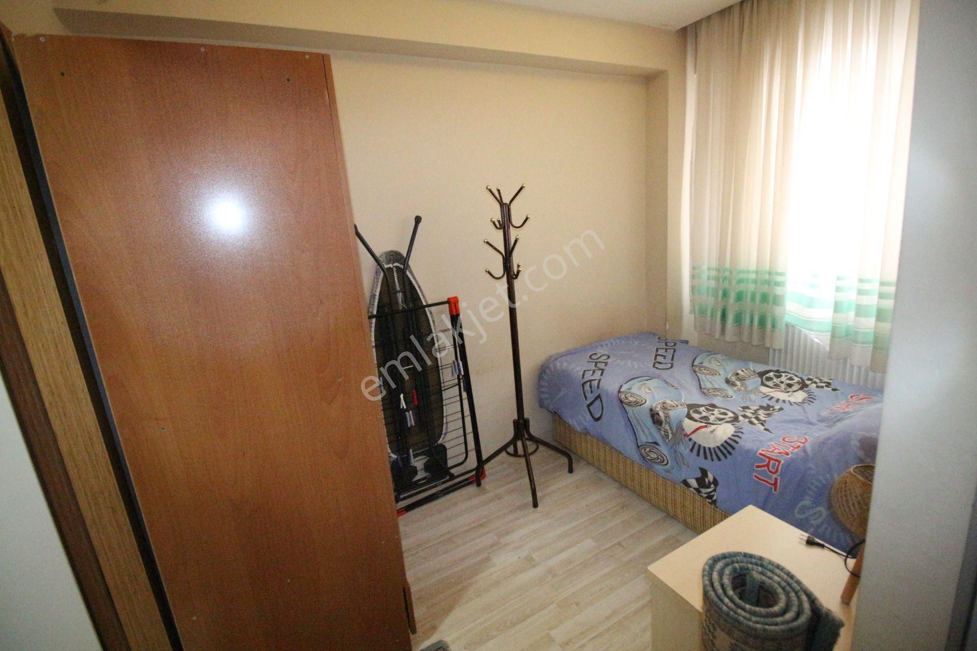 Arga'dan Buca Üçkuyular'da Eşyalı D.gazlı 1+1 Kiralık Daire . - Görsel 6