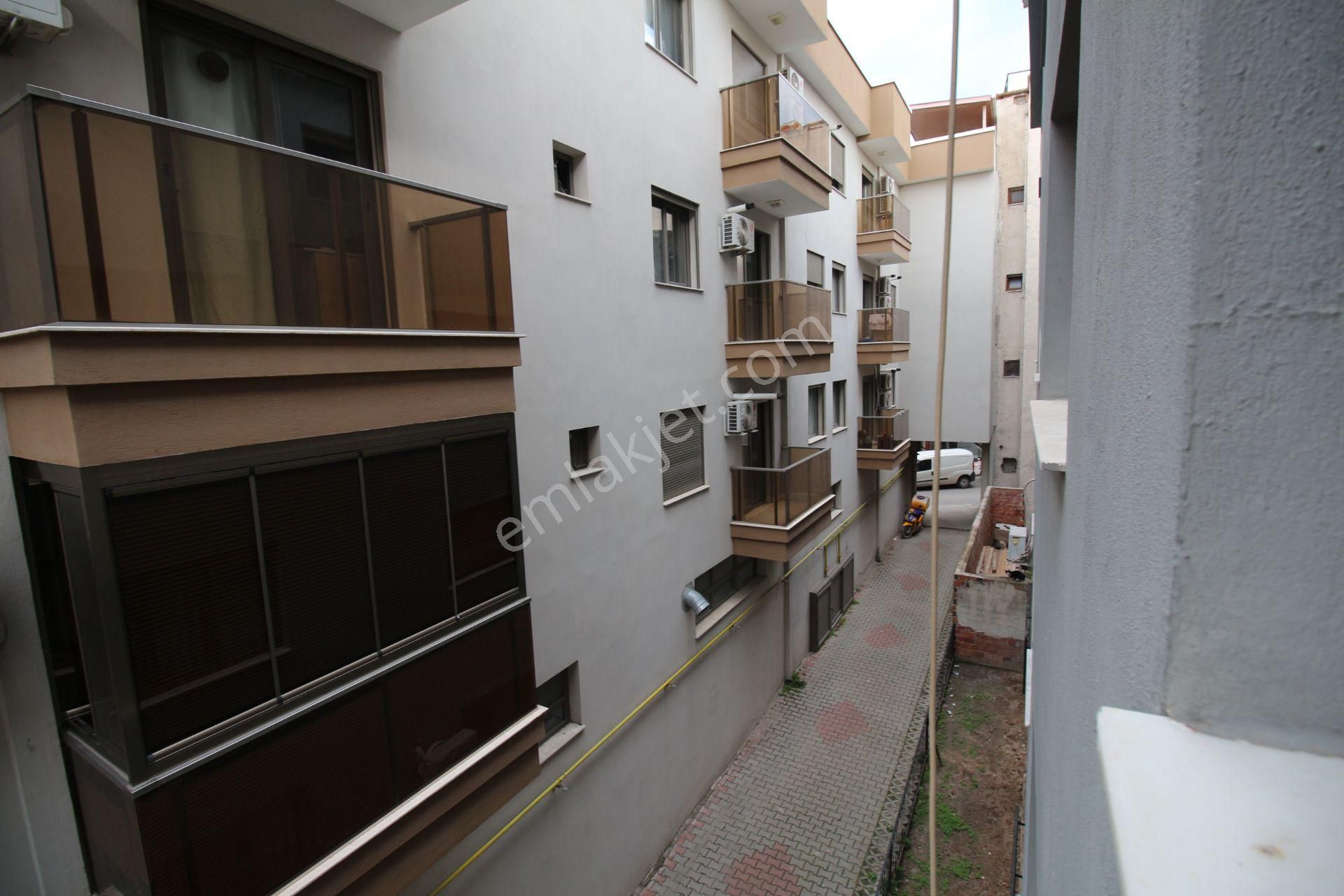 Arga'dan Buca Üçkuyular'da Eşyalı D.gazlı 1+1 Kiralık Daire . - Görsel 18