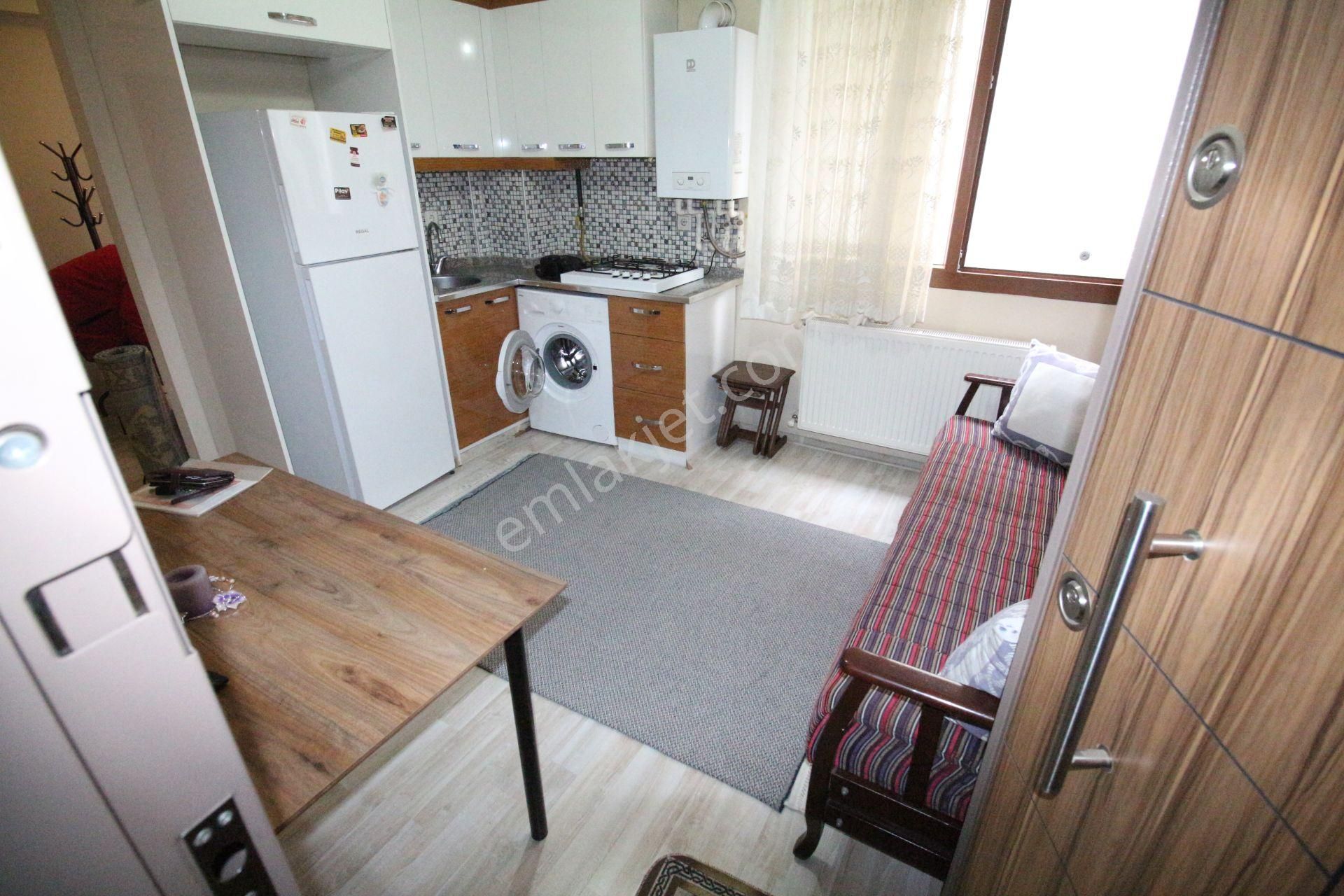 Arga'dan Buca Üçkuyular'da Eşyalı D.gazlı 1+1 Kiralık Daire . - Görsel 13