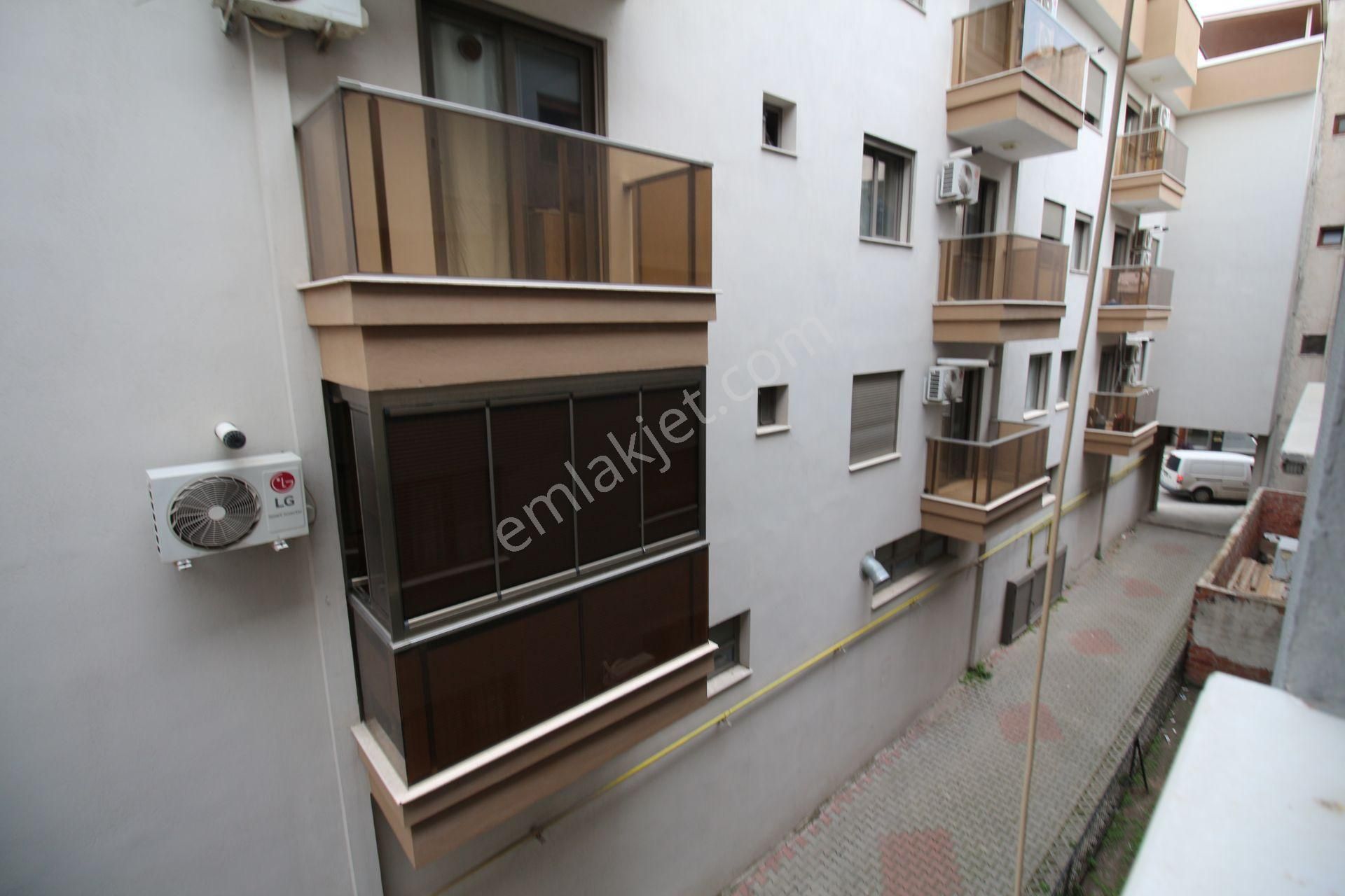 Arga'dan Buca Üçkuyular'da Eşyalı D.gazlı 1+1 Kiralık Daire . - Görsel 8