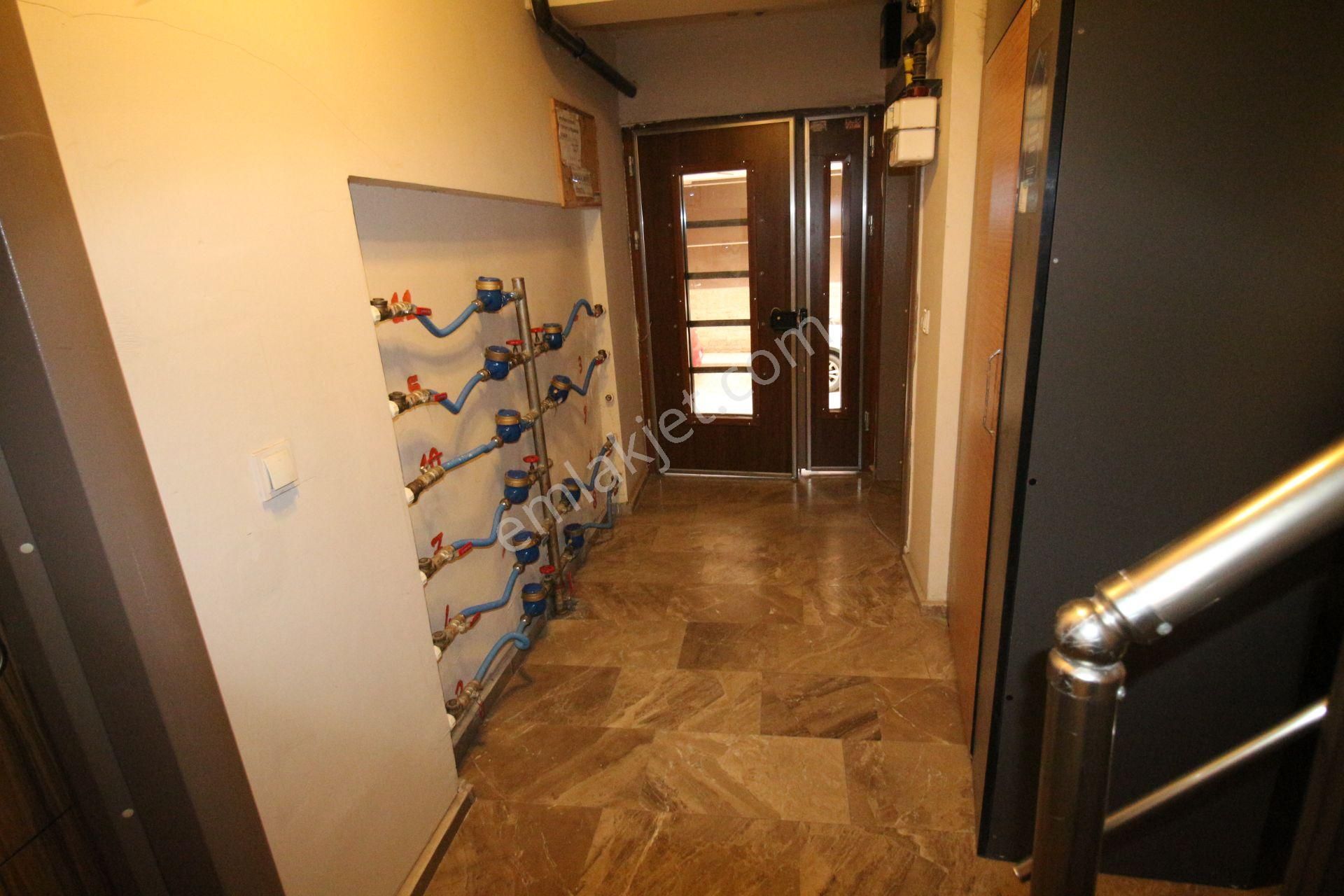 Arga'dan Buca Üçkuyular'da Eşyalı D.gazlı 1+1 Kiralık Daire . - Görsel 22