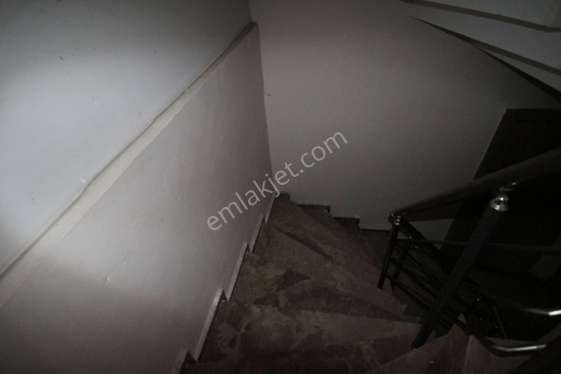 Arga'dan Buca Üçkuyular'da Eşyalı D.gazlı 1+1 Kiralık Daire . - Görsel 21