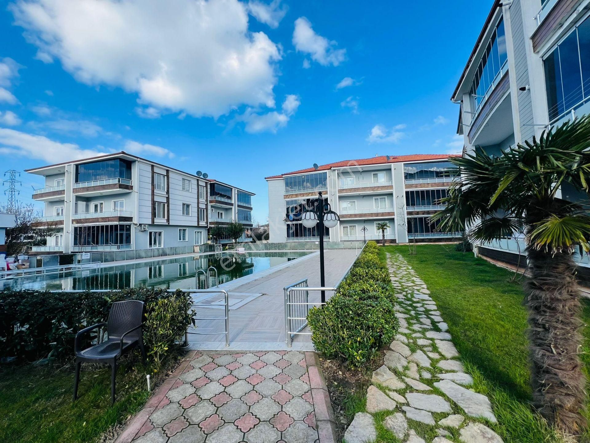 Havuzlu Sitede Harika Bahçe Katı 2+1 Daire | Cam Balkonlu