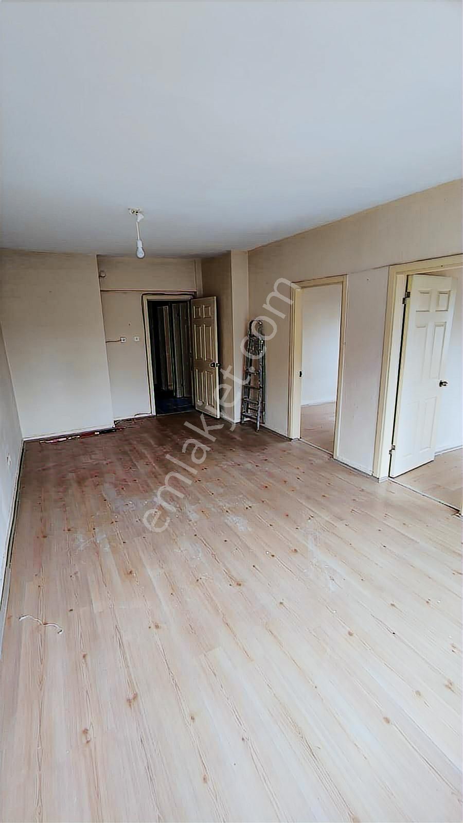 Demirlibahçe De Acil Satılık Katta 3+1 Daire