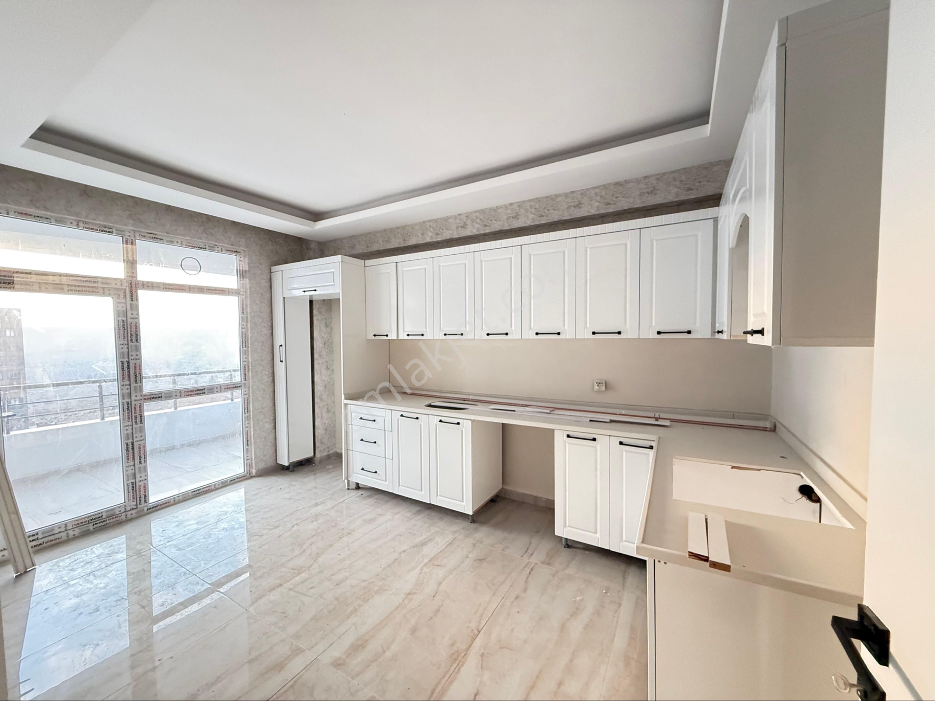 Cadde Seyrandan Satlık 3+1 Ara Kat - Görsel 18