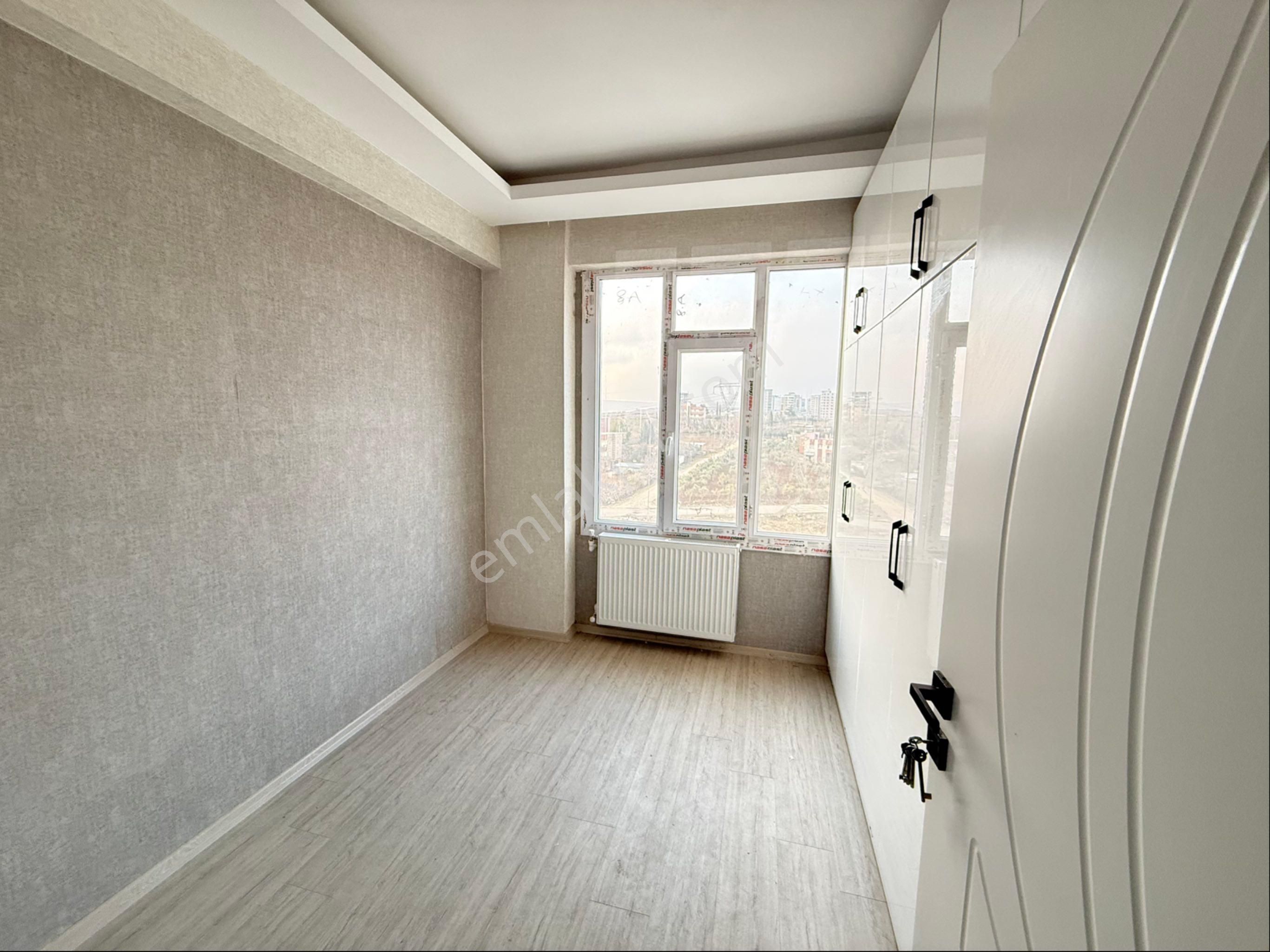 Cadde Seyrandan Satlık 3+1 Ara Kat - Görsel 9