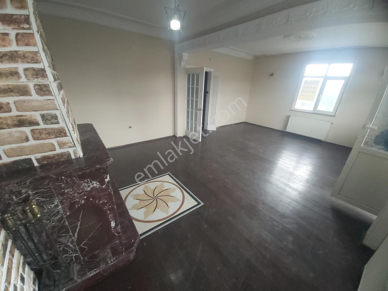 Aktaştan Koşuyolun Mah. 2+1 100m2 Aydınlık Balkonlu Daire