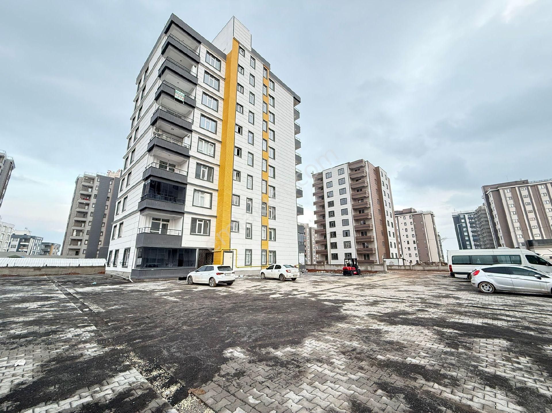 Cadde Seyran Emlaktan Satılık 3+1