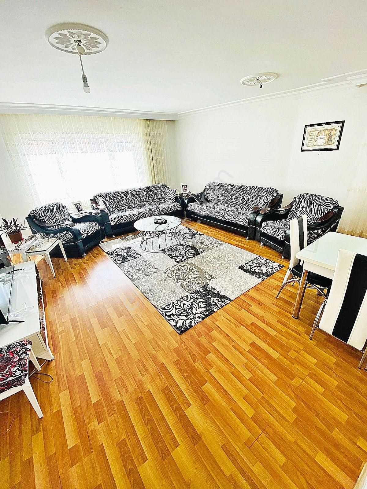 Ekin Mahallesinde Geniş Çift Balkonlu Katta 3+1 Satılık Daire !! - Görsel 5
