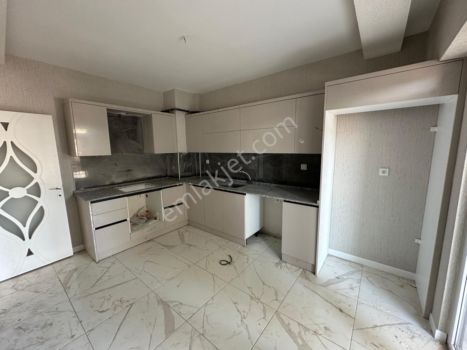 Aktel Gayrimenkulden Sancakta Satılık 3+1 Daire