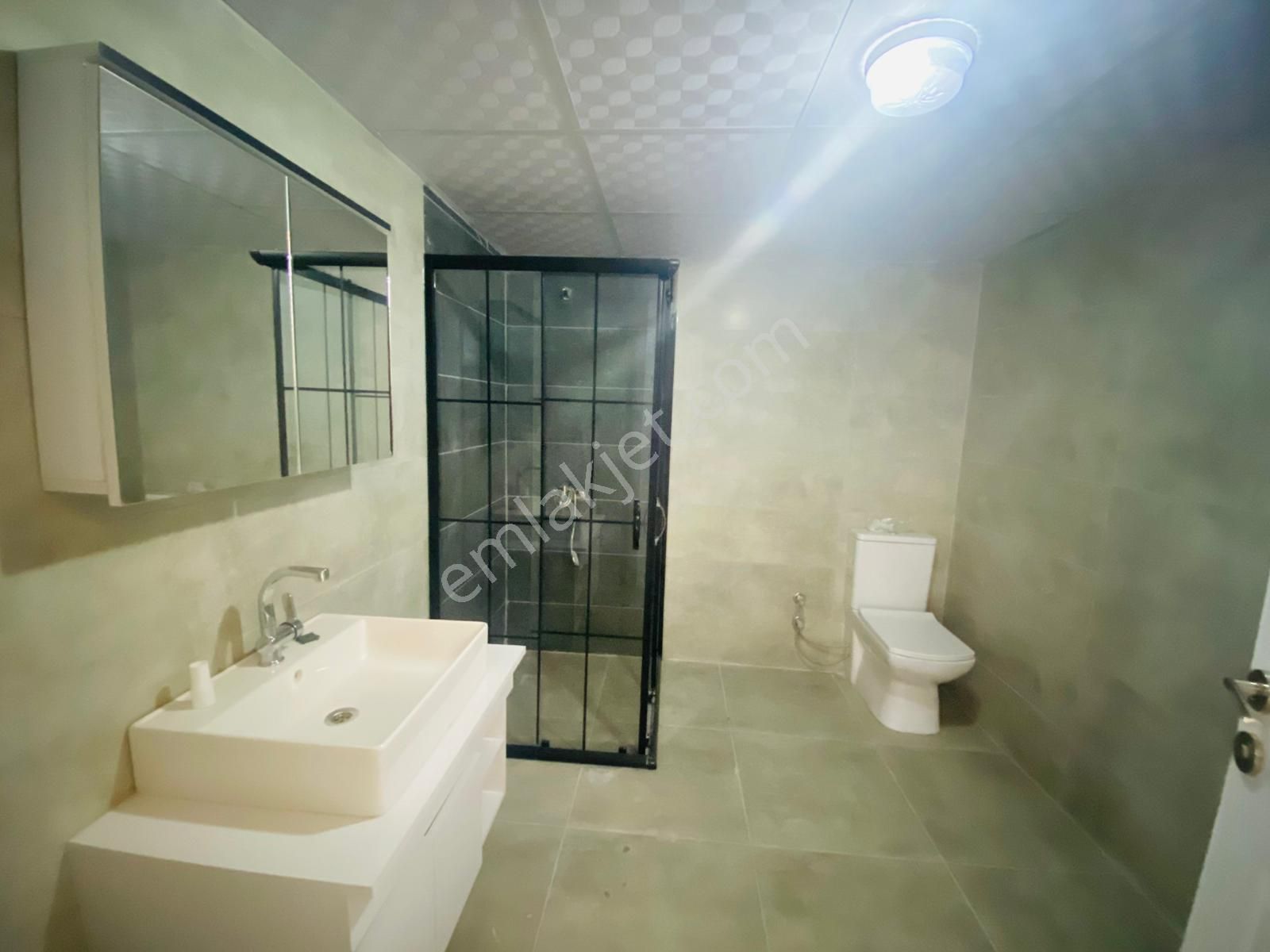 Güven'den Kapaklı'da Yerden Isıtmalı Caddeye Yakın Geniş 3+1 Ev - Görsel 23