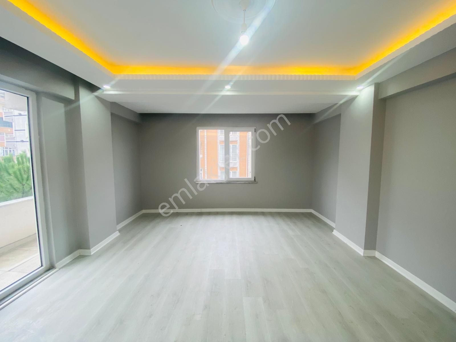 Güven'den Kapaklı'da Yerden Isıtmalı Caddeye Yakın Geniş 3+1 Ev - Görsel 5