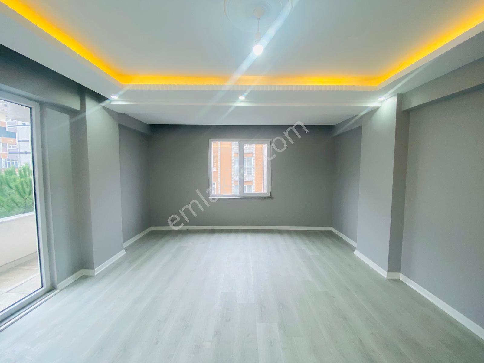 Güven'den Kapaklı'da Yerden Isıtmalı Caddeye Yakın Geniş 3+1 Ev