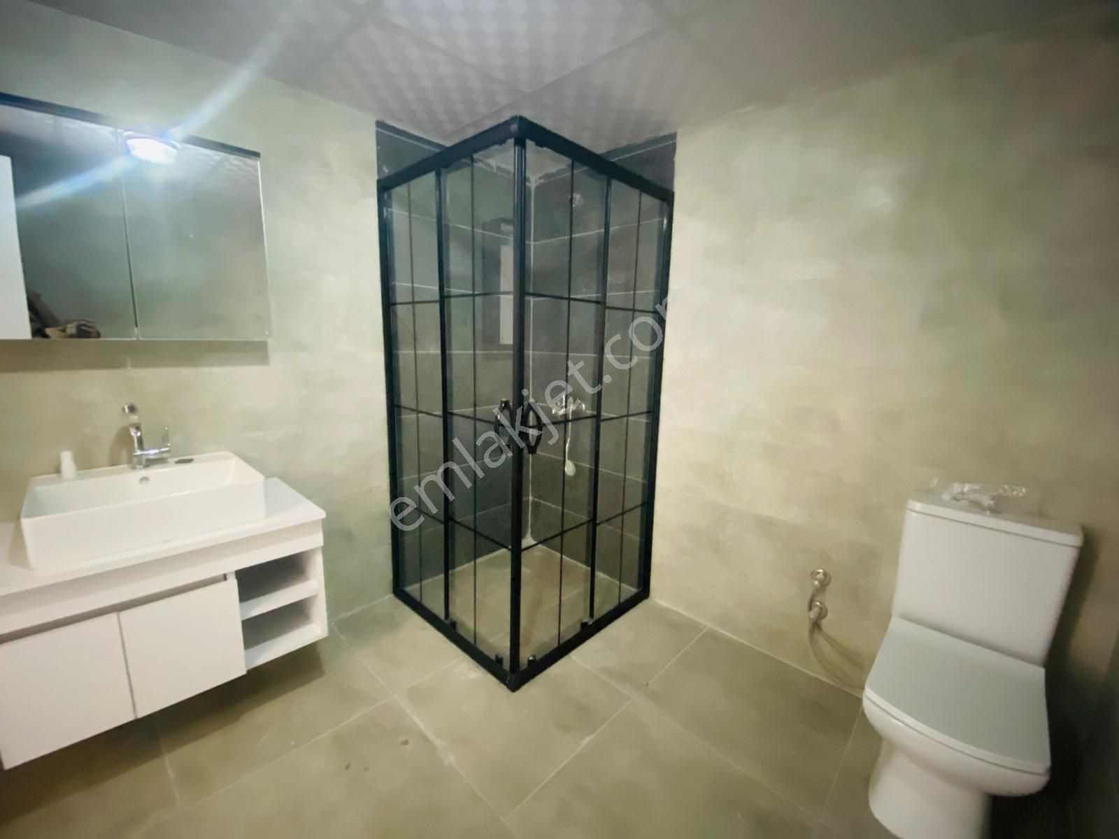 Güven'den Kapaklı'da Yerden Isıtmalı Caddeye Yakın Geniş 3+1 Ev - Görsel 24