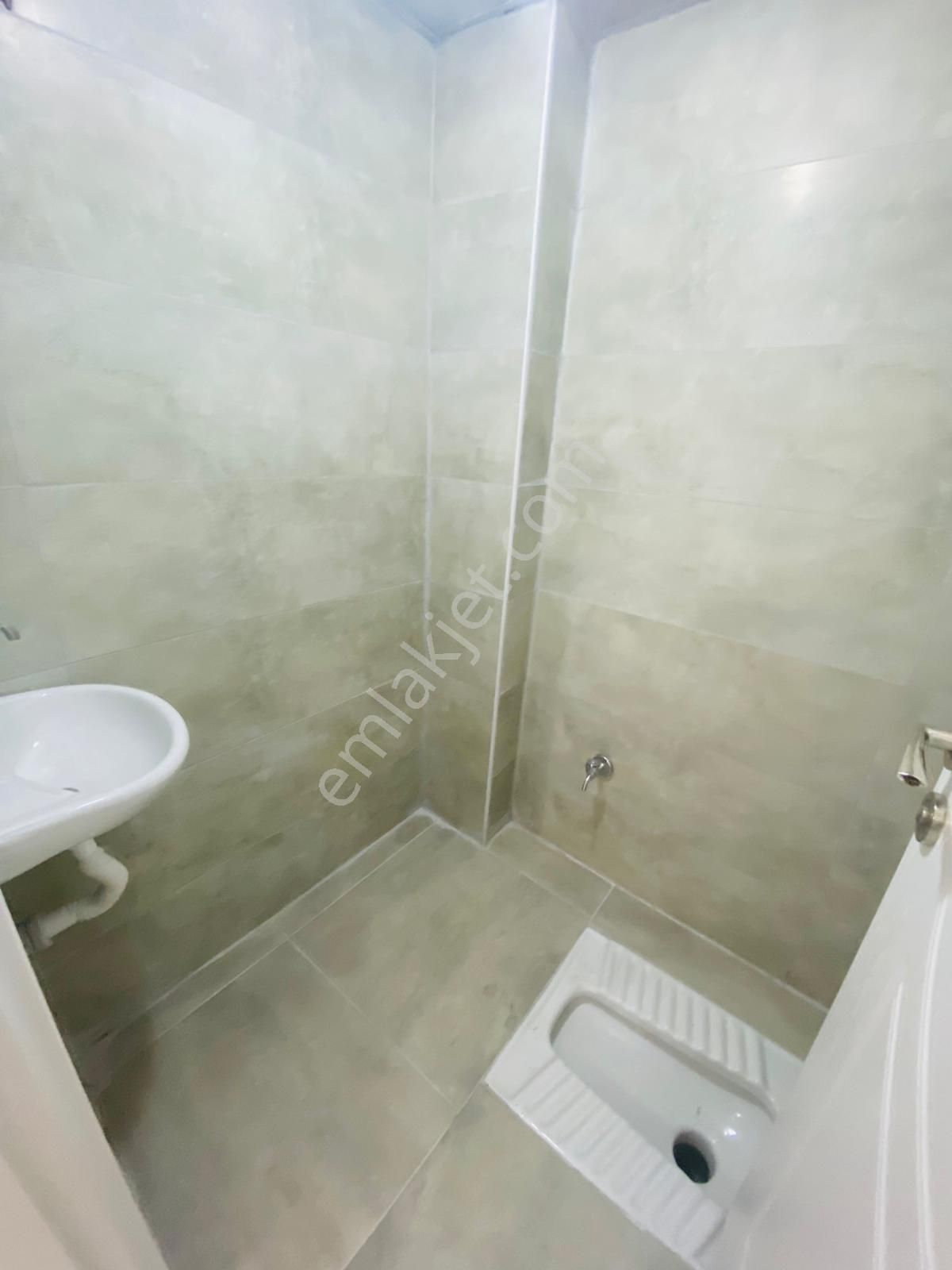 Güven'den Kapaklı'da Yerden Isıtmalı Caddeye Yakın Geniş 3+1 Ev - Görsel 21