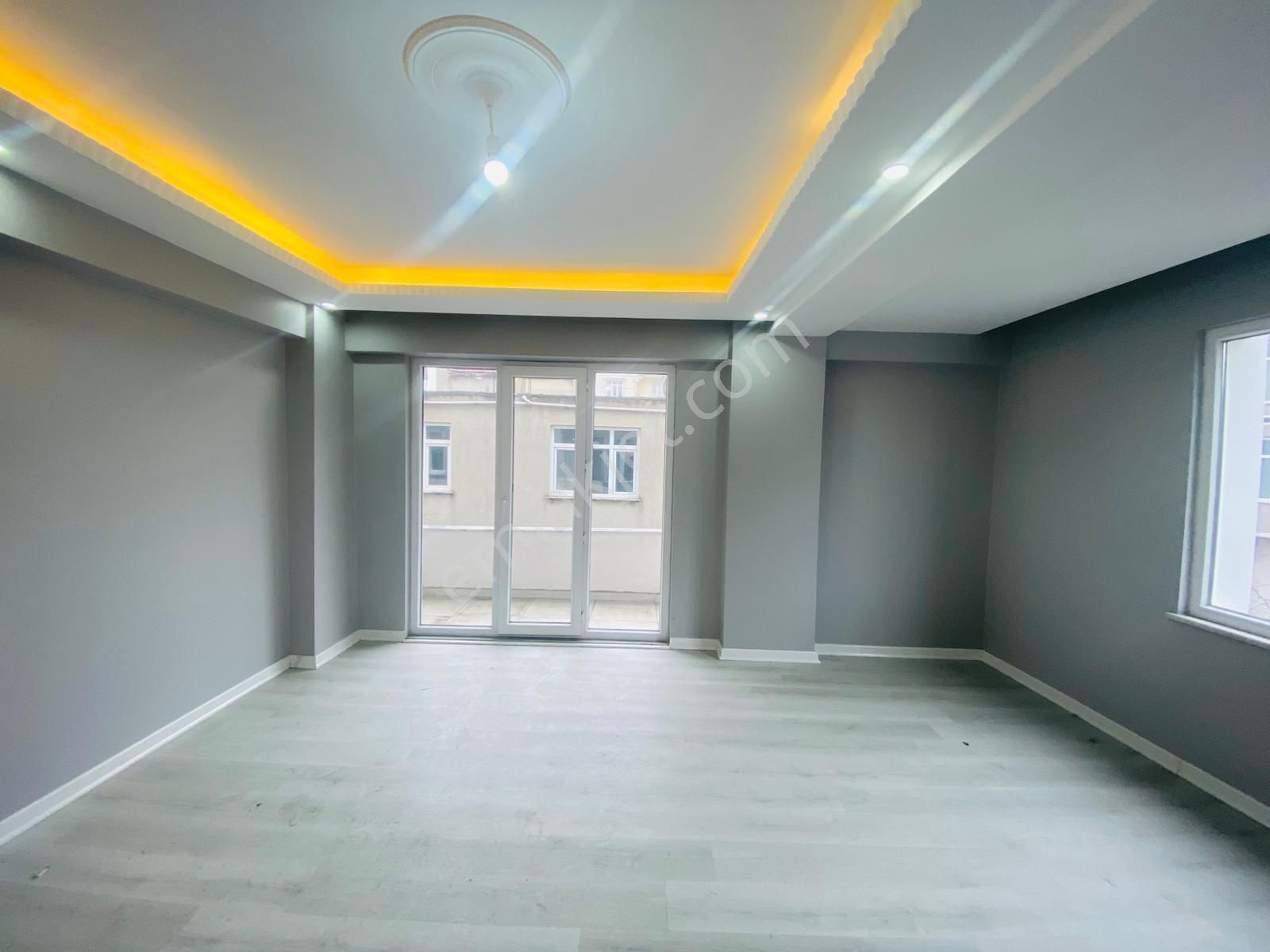 Güven'den Kapaklı'da Yerden Isıtmalı Caddeye Yakın Geniş 3+1 Ev - Görsel 2