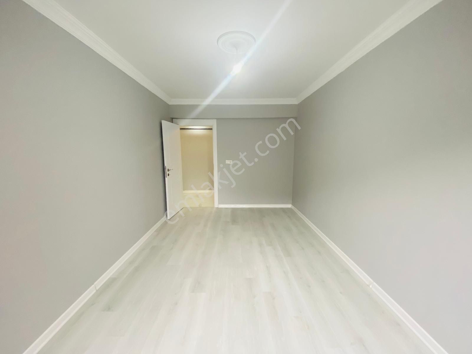 Güven'den Kapaklı'da Yerden Isıtmalı Caddeye Yakın Geniş 3+1 Ev - Görsel 19