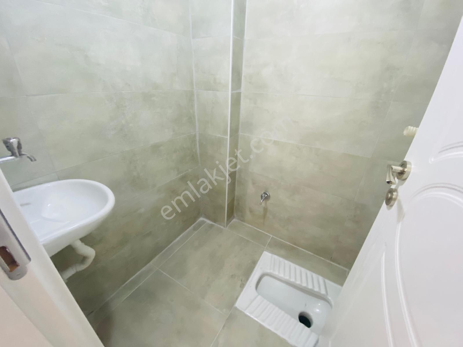 Güven'den Kapaklı'da Yerden Isıtmalı Caddeye Yakın Geniş 3+1 Ev - Görsel 22