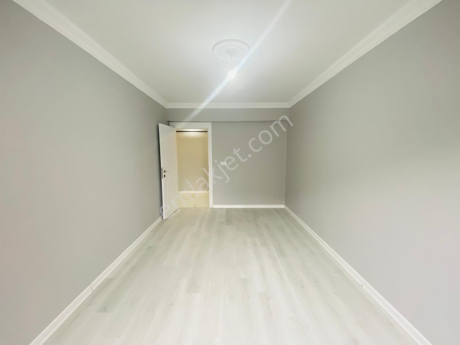 Güven'den Kapaklı'da Yerden Isıtmalı Caddeye Yakın Geniş 3+1 Ev - Görsel 18