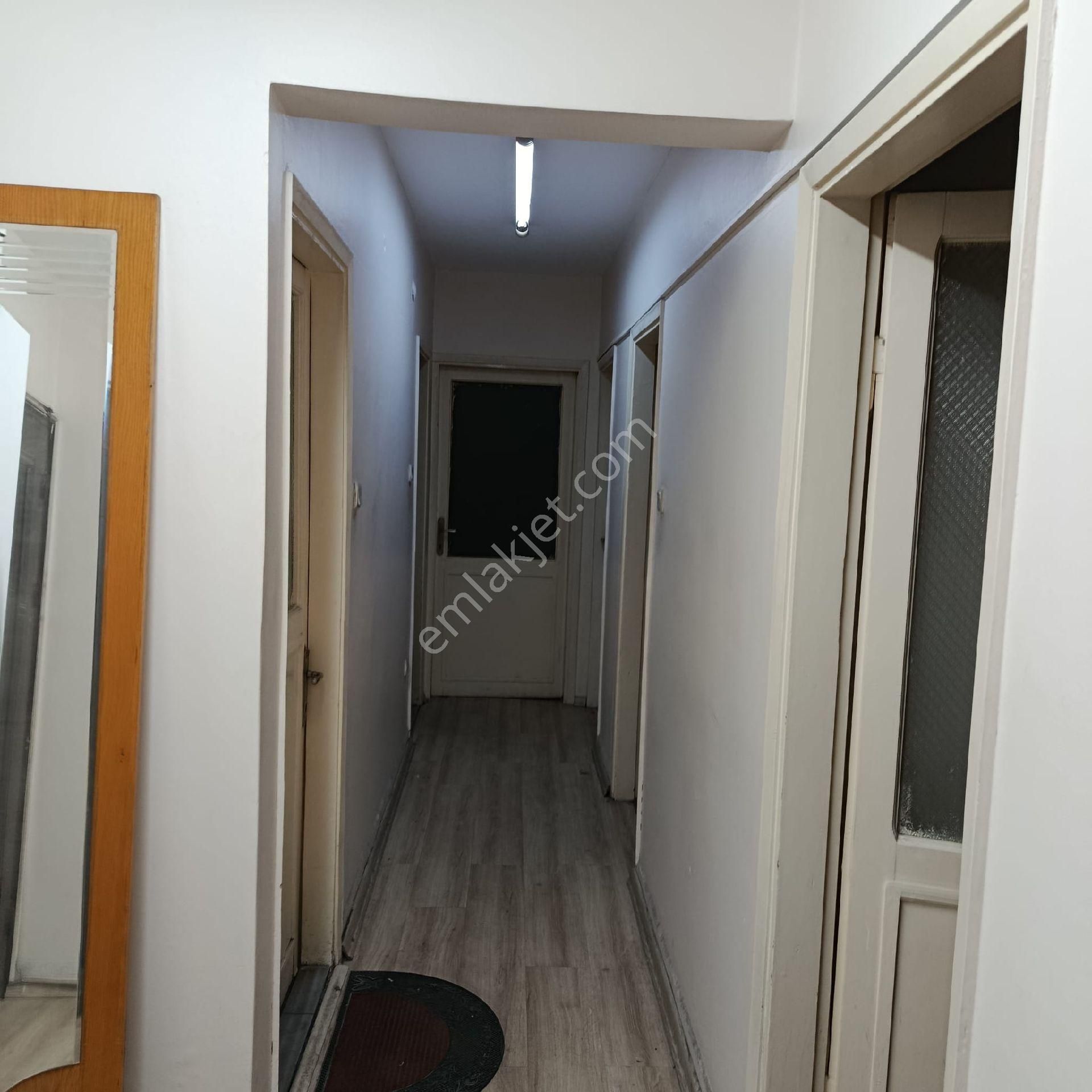 S.evler Merkezde Metrobuse 1dk.2+1 95m2 Kombili Mutfakli Wc'li 1.kat Ofis - Görsel 4