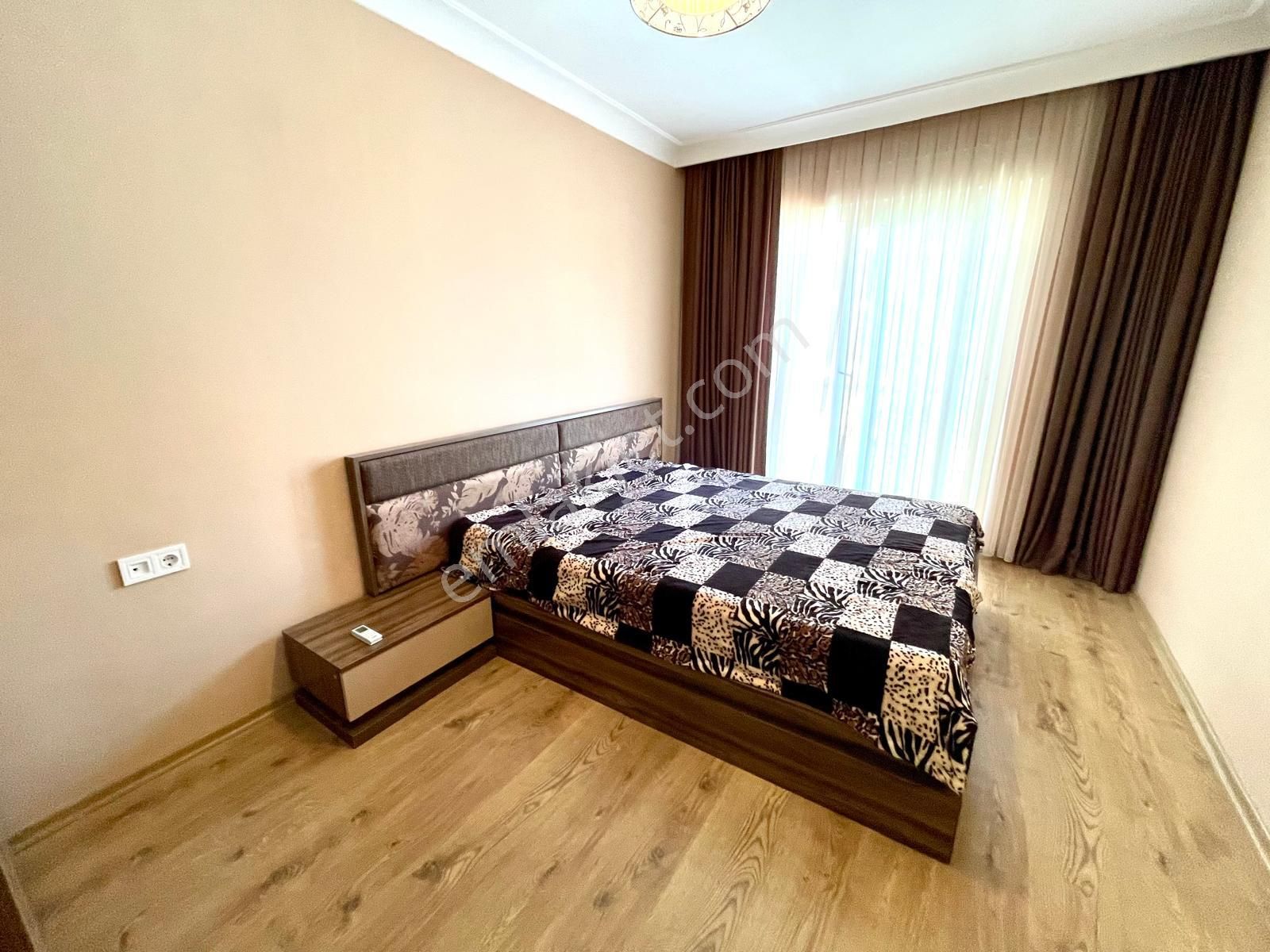 Liman 'da Arakatta Havuz Manzaralı Şık 1+1 - Görsel 9