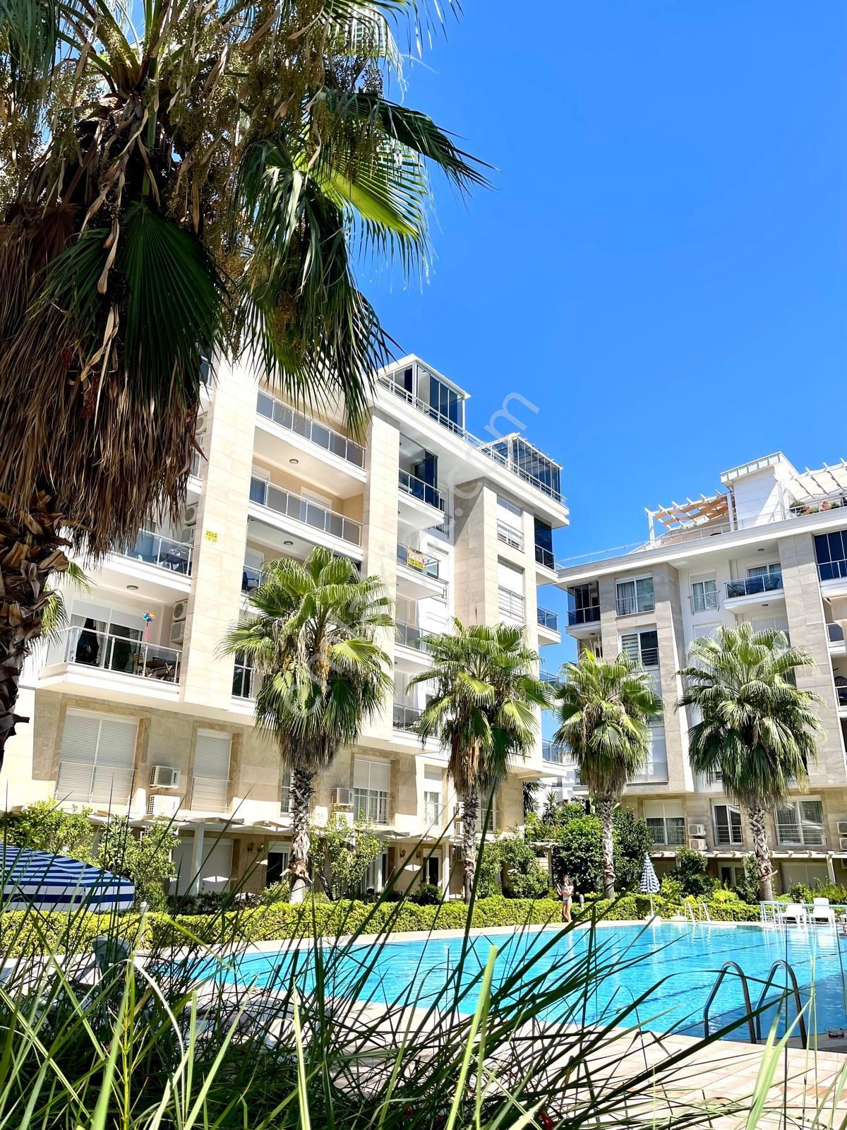 Liman 'da Arakatta Havuz Manzaralı Şık 1+1 - Görsel 18