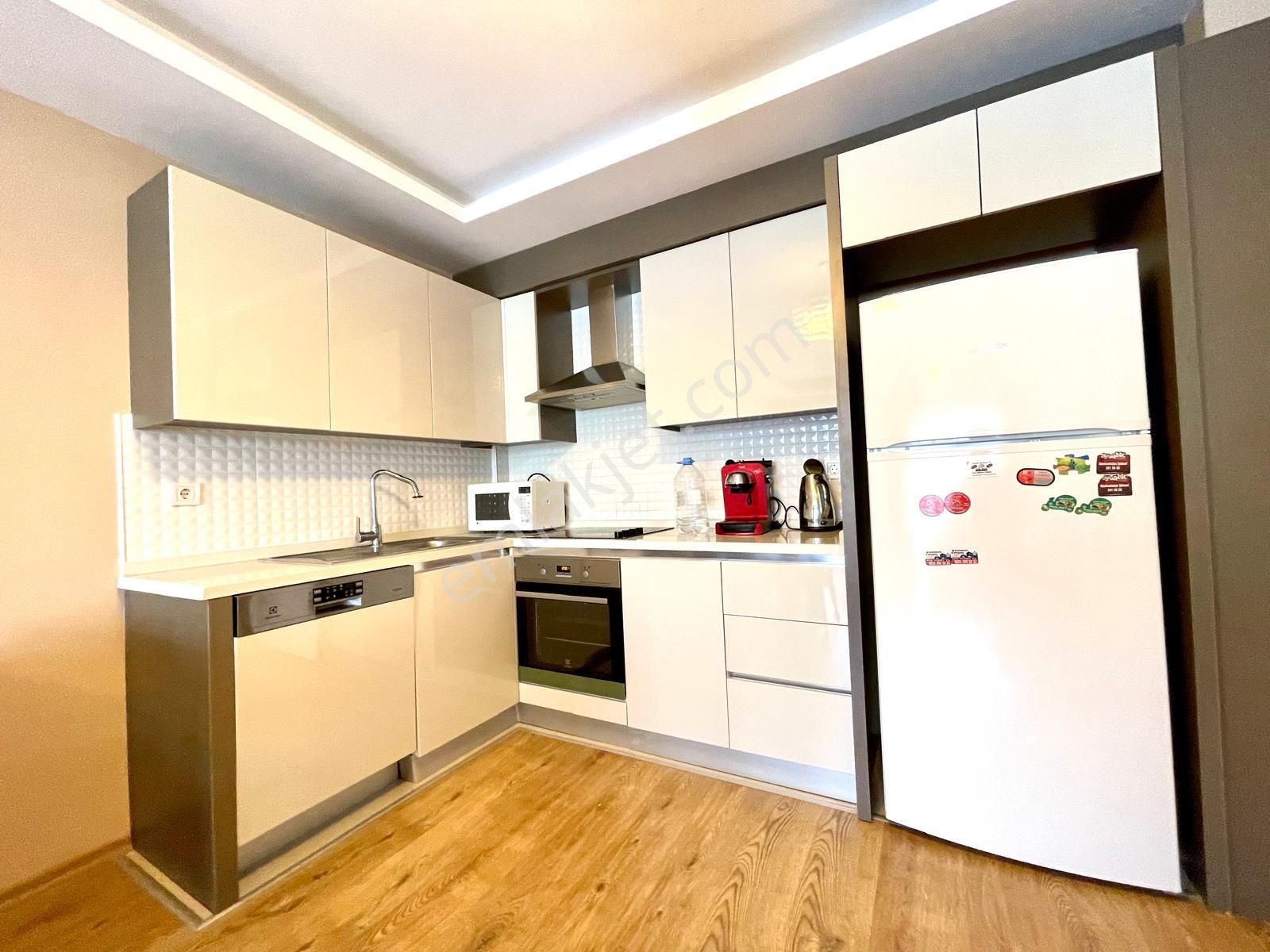 Liman 'da Arakatta Havuz Manzaralı Şık 1+1 - Görsel 3