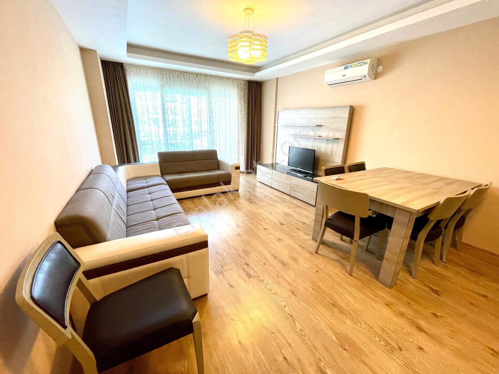 Liman 'da Arakatta Havuz Manzaralı Şık 1+1