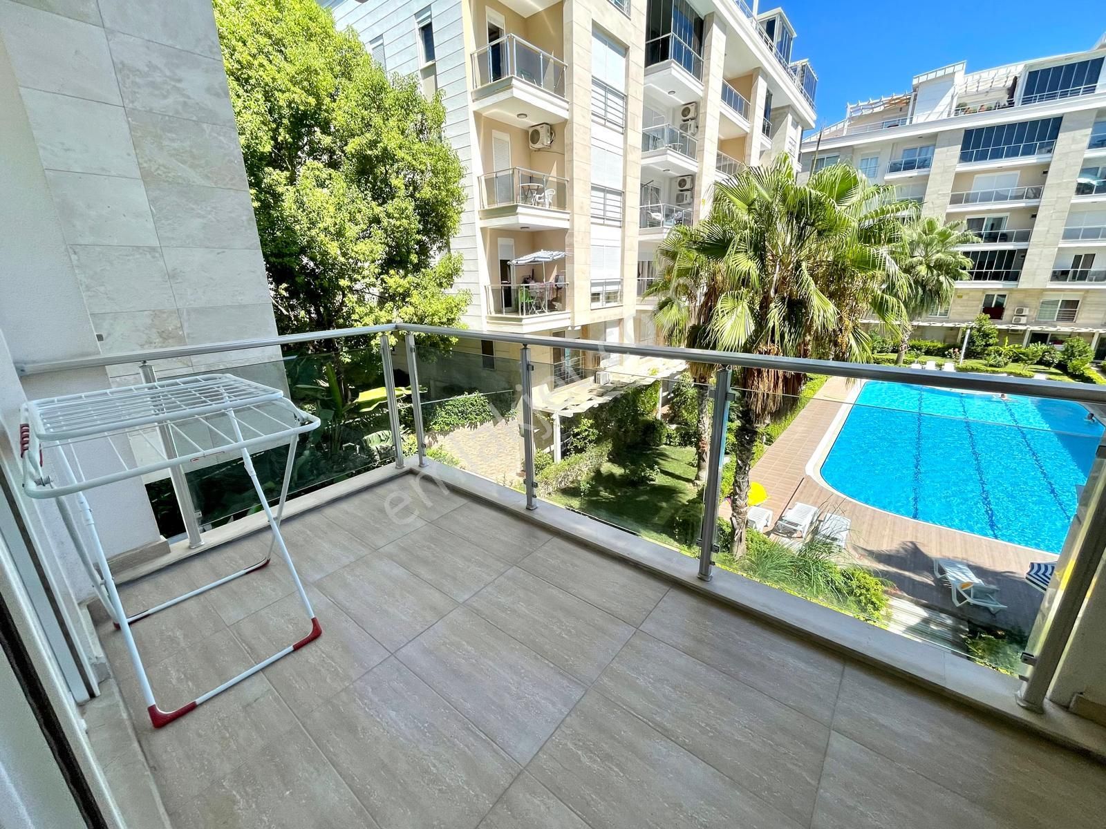 Liman 'da Arakatta Havuz Manzaralı Şık 1+1 - Görsel 4