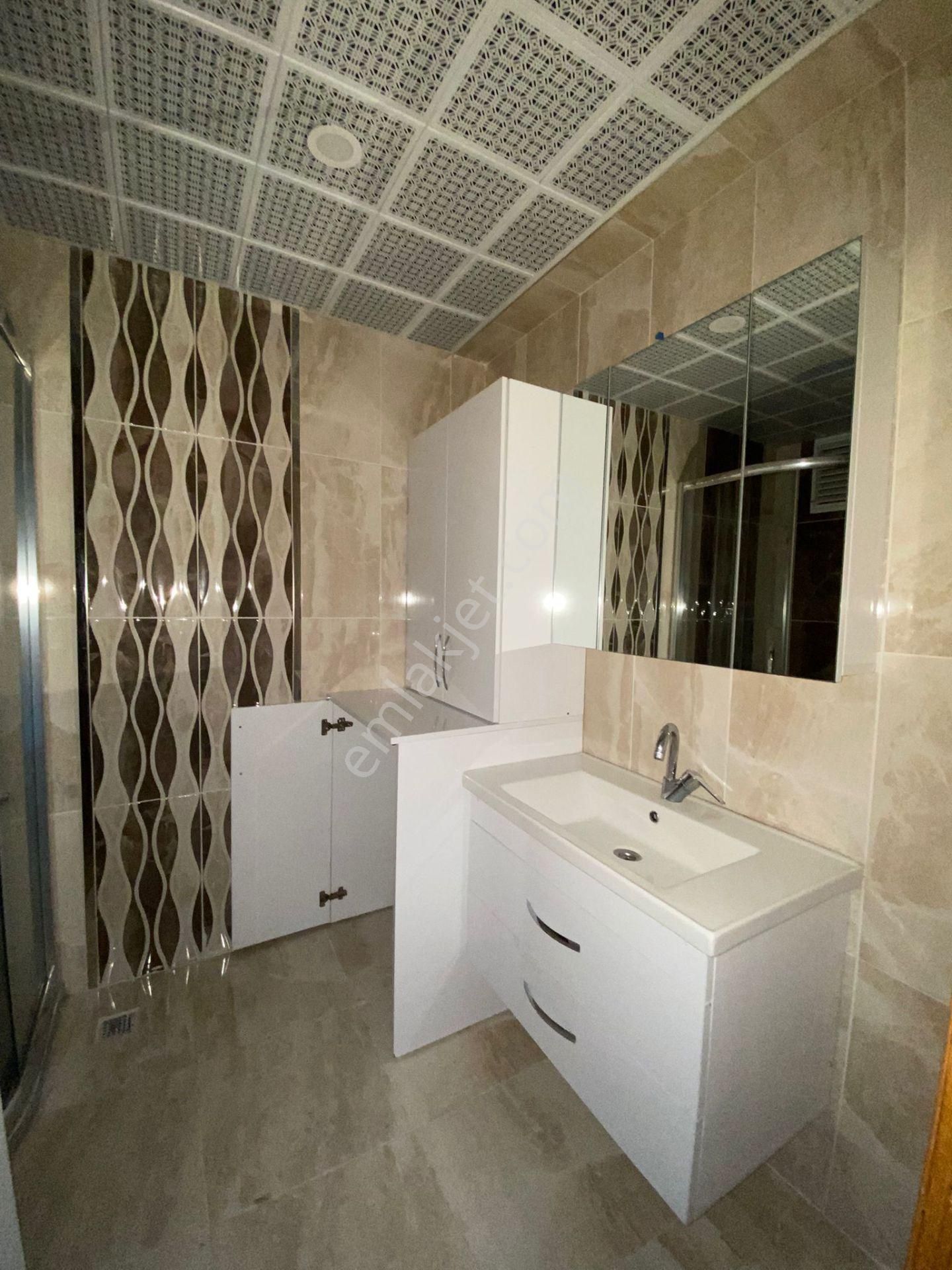 Nasip Ten Site İçersinde Teras Balkonlu Çift Banyolu 4+1 Kiralık - Görsel 15