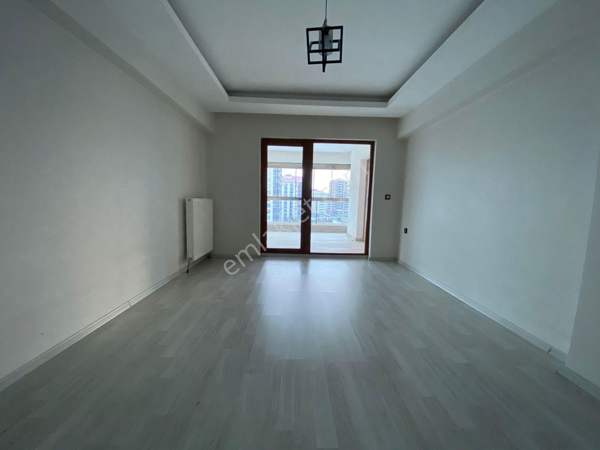 Nasip Ten Site İçersinde Teras Balkonlu Çift Banyolu 4+1 Kiralık - Görsel 17