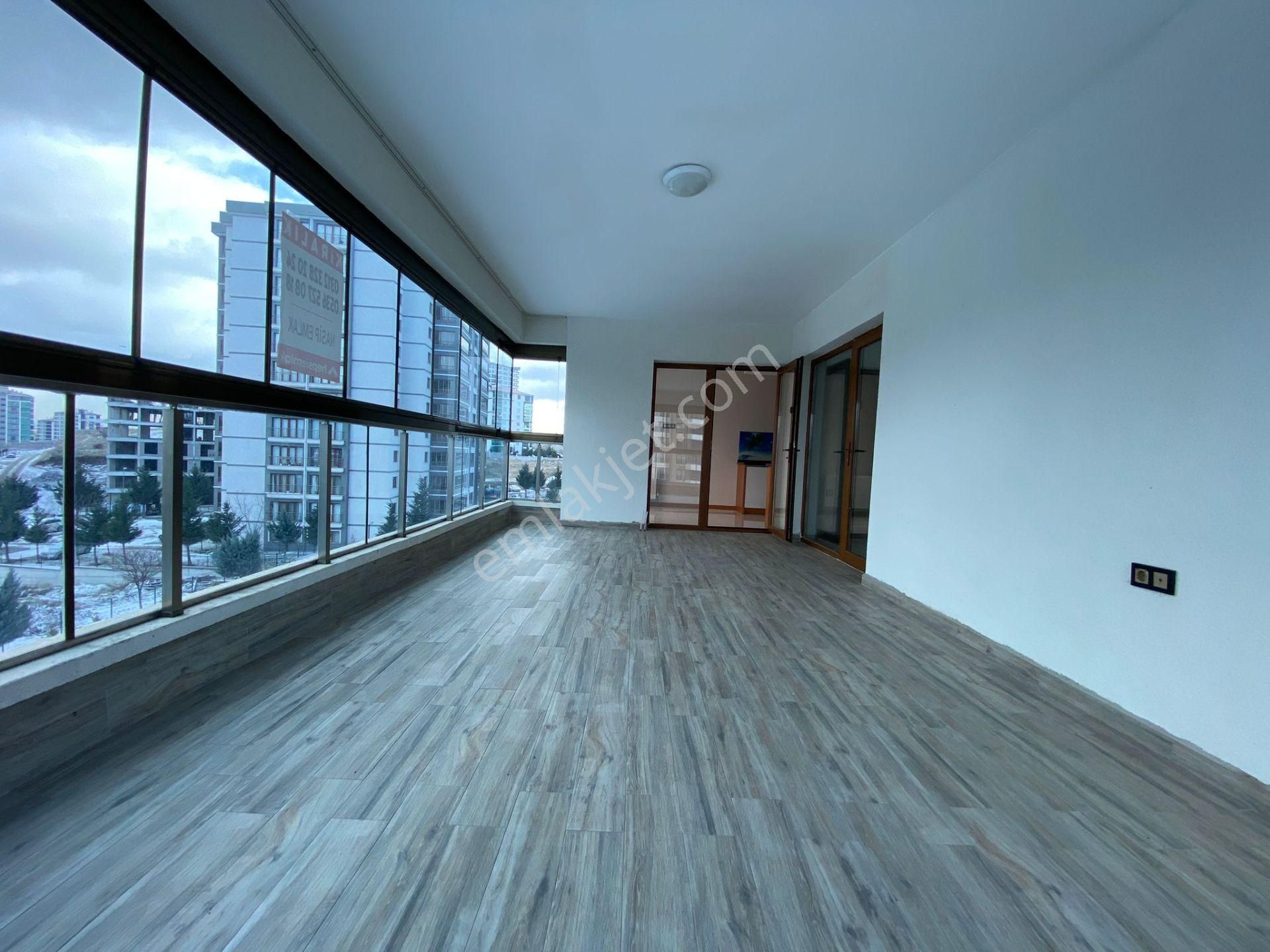 Nasip Ten Site İçersinde Teras Balkonlu Çift Banyolu 4+1 Kiralık - Görsel 8