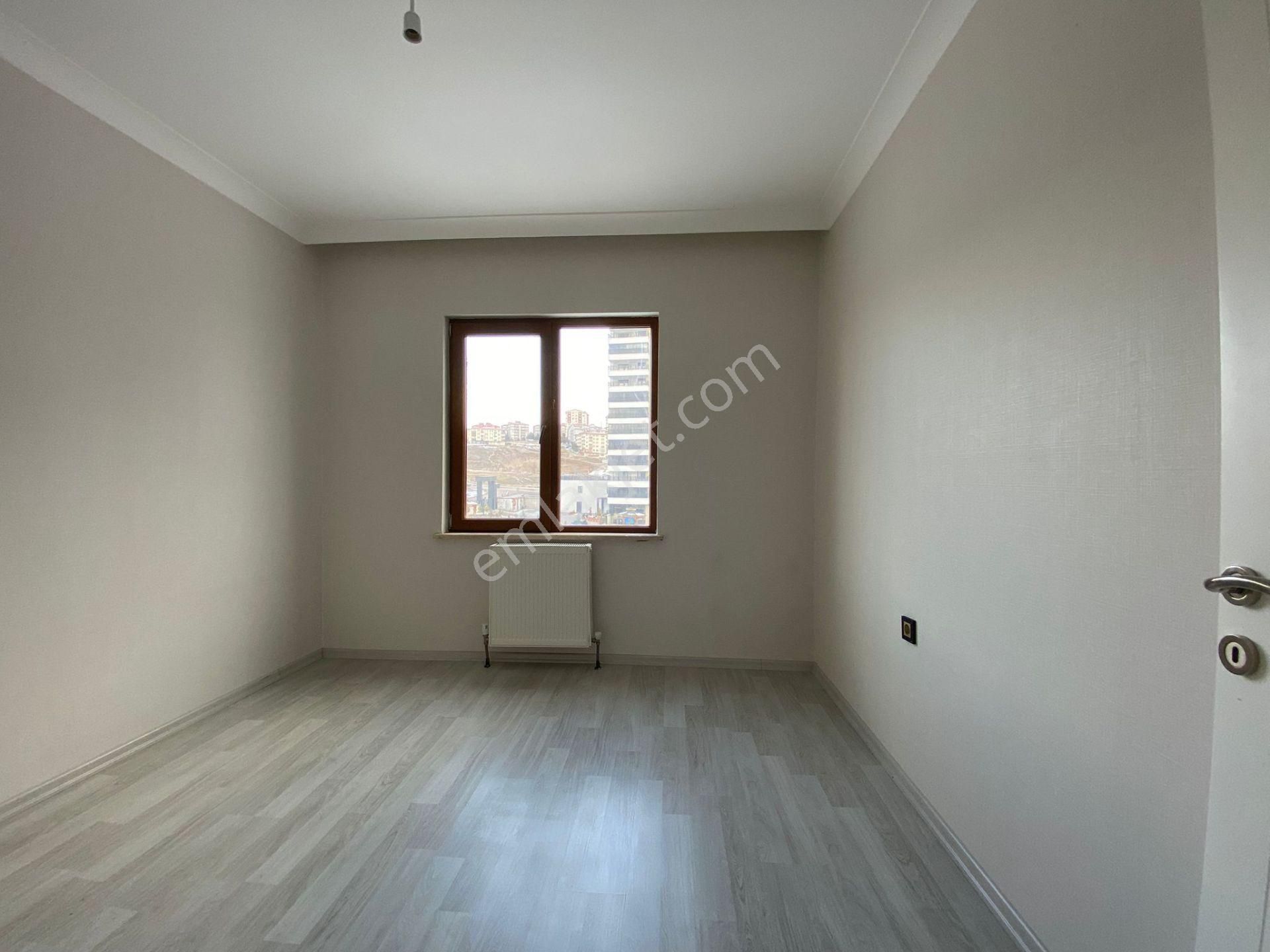 Nasip Ten Site İçersinde Teras Balkonlu Çift Banyolu 4+1 Kiralık - Görsel 24