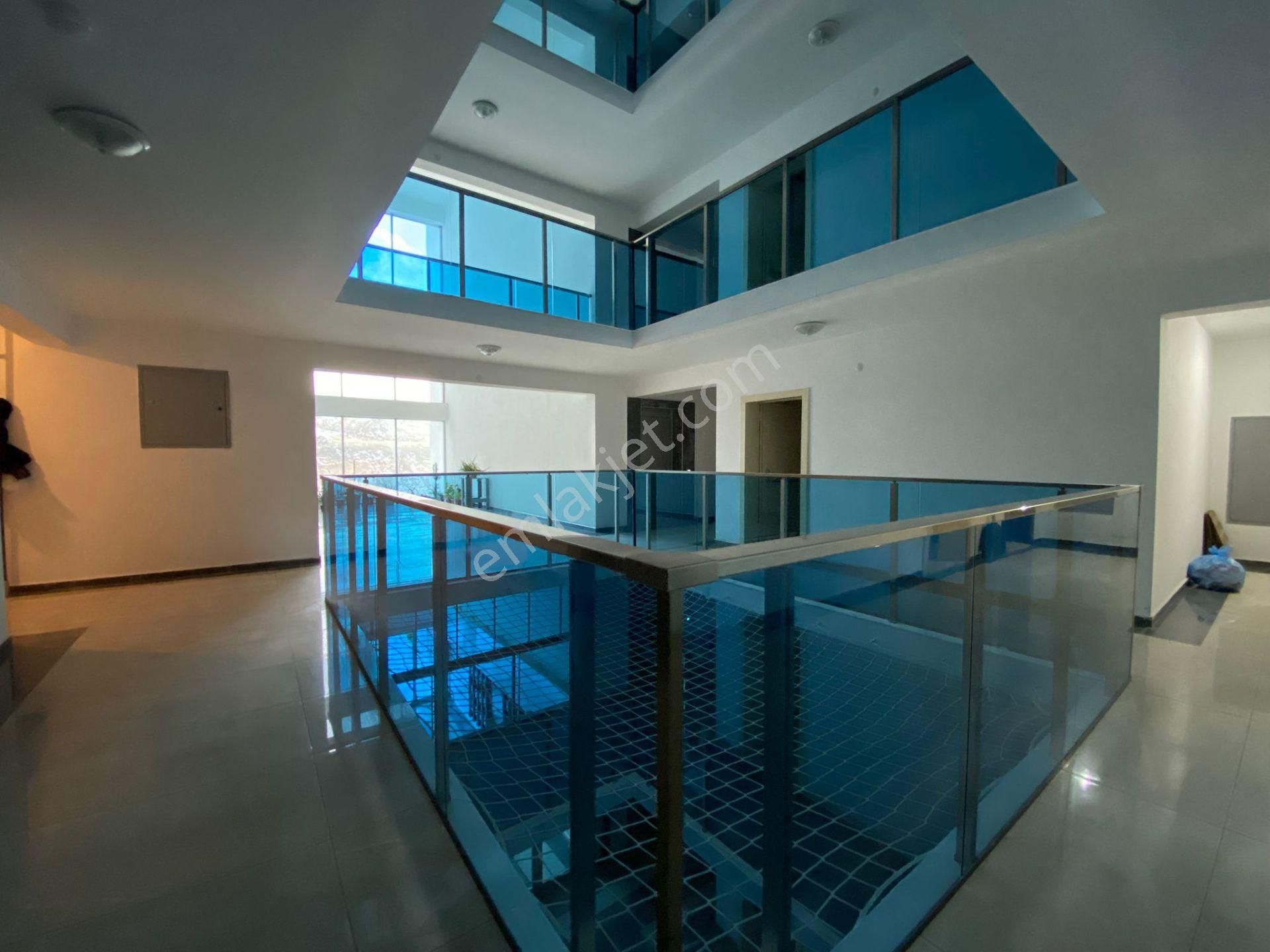 Nasip Ten Site İçersinde Teras Balkonlu Çift Banyolu 4+1 Kiralık - Görsel 33