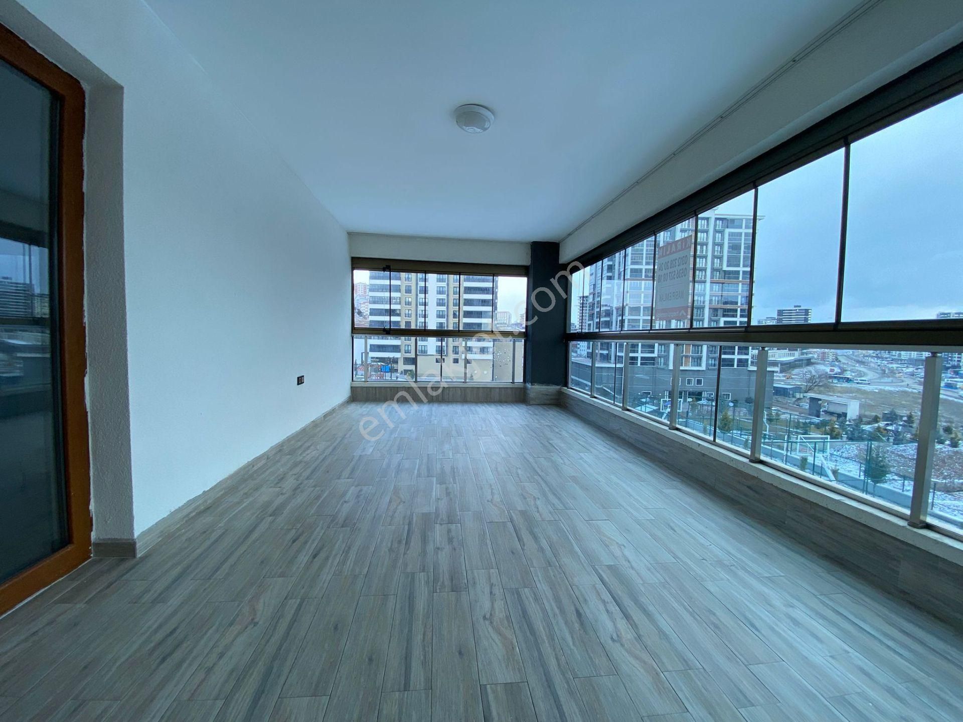 Nasip Ten Site İçersinde Teras Balkonlu Çift Banyolu 4+1 Kiralık - Görsel 5