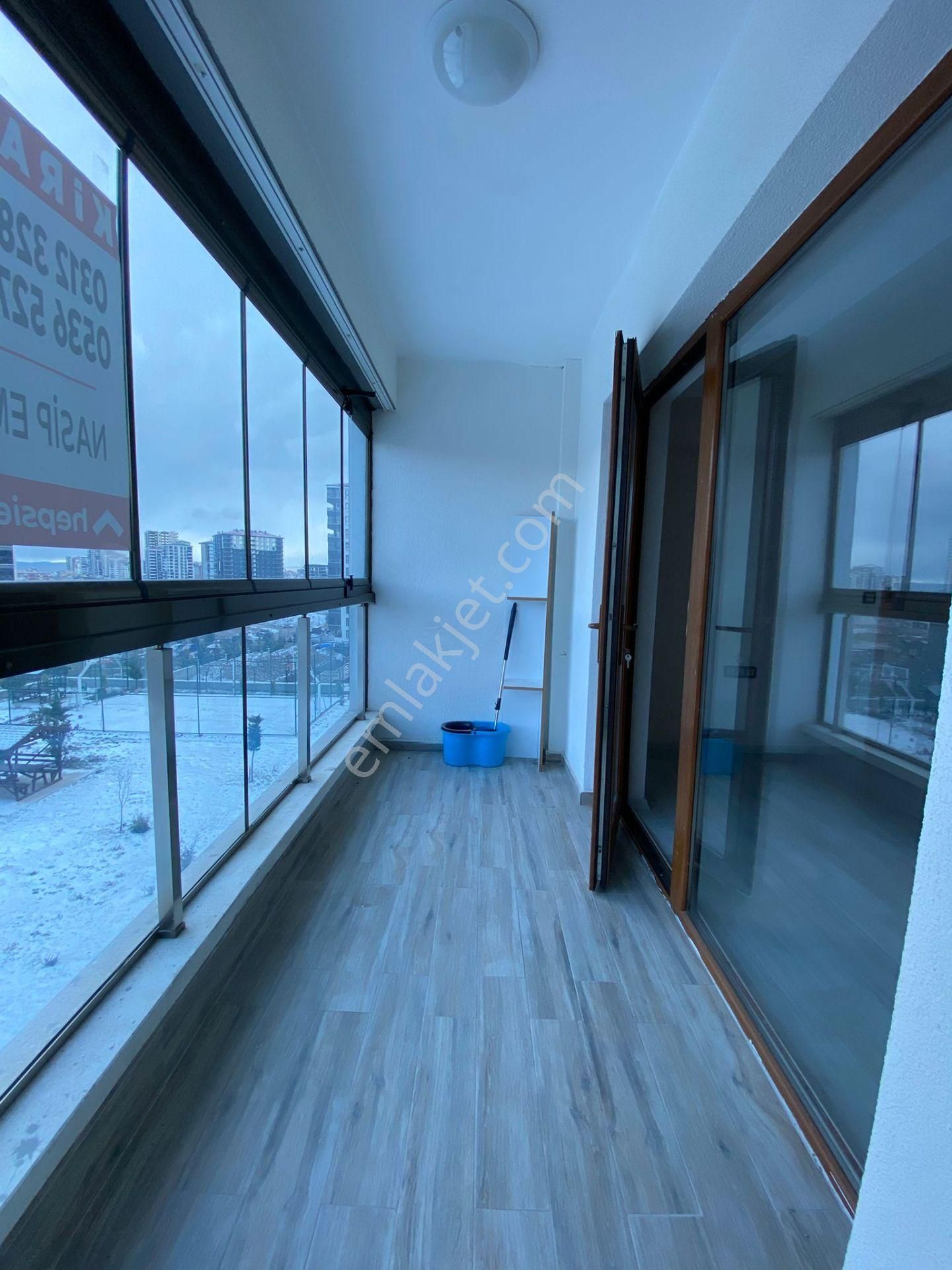 Nasip Ten Site İçersinde Teras Balkonlu Çift Banyolu 4+1 Kiralık - Görsel 31