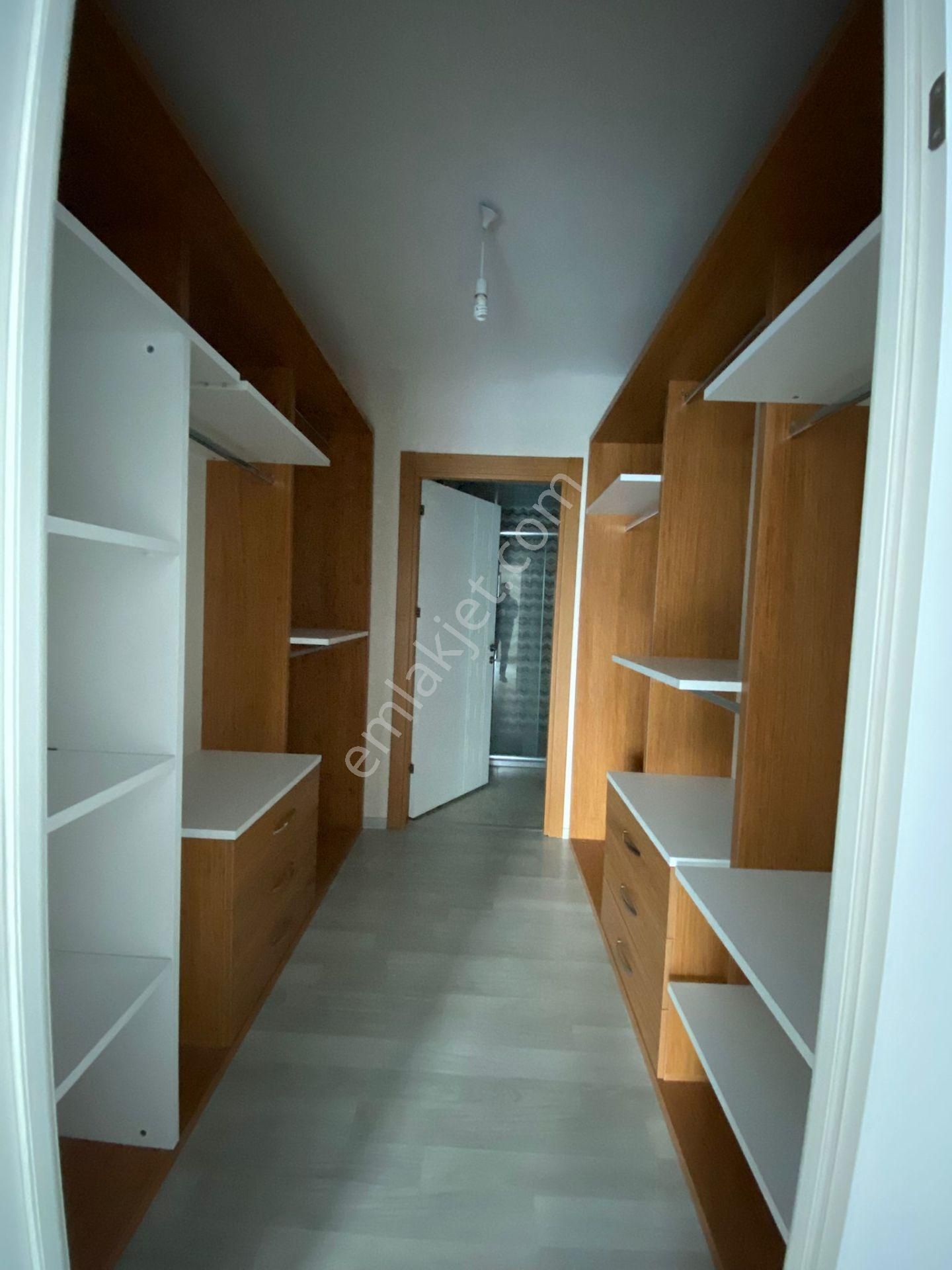 Nasip Ten Site İçersinde Teras Balkonlu Çift Banyolu 4+1 Kiralık - Görsel 27