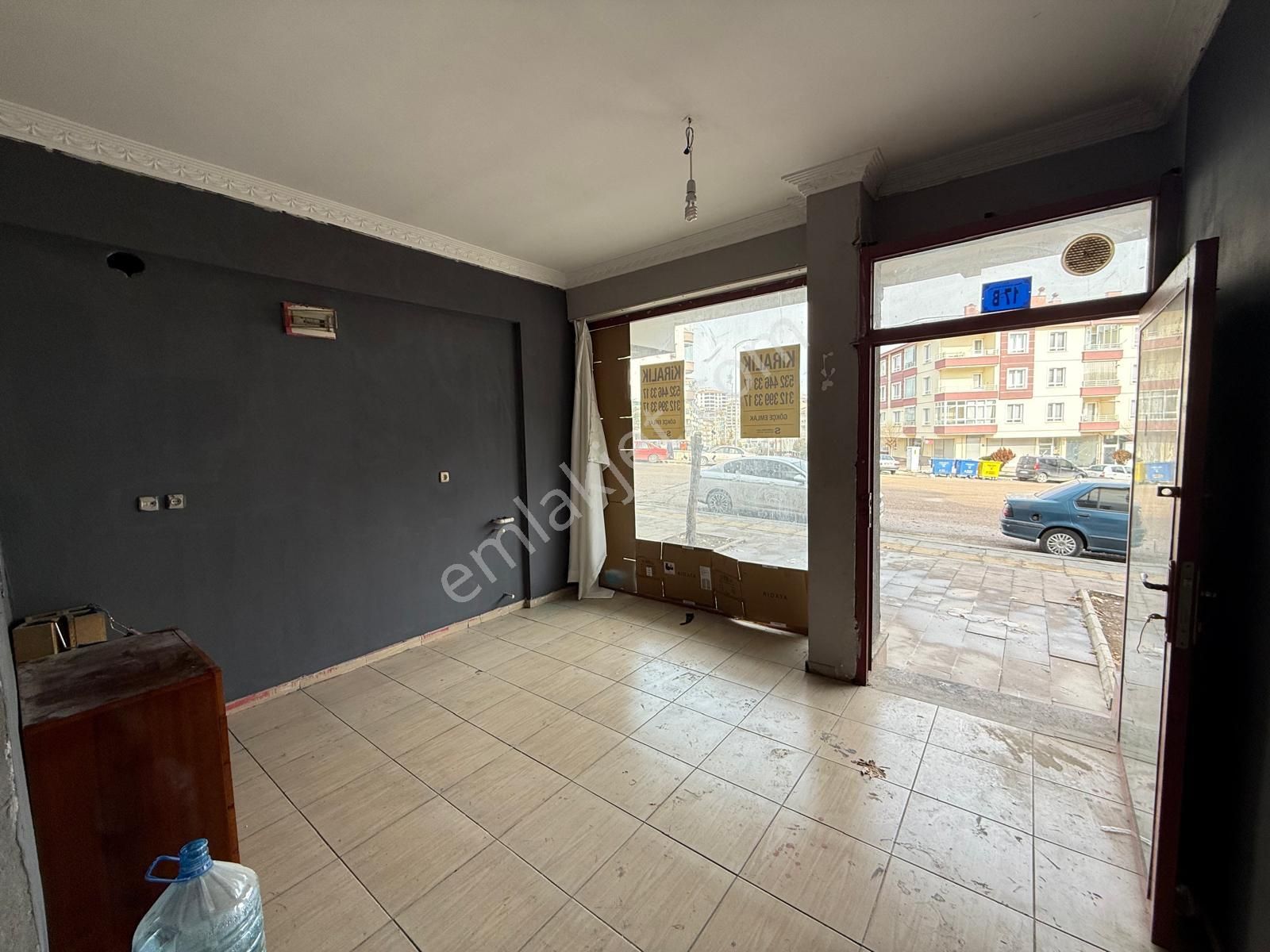 Gökçe Emlak'tan 30m² Önü Açık Caddede Kiralık Dükkan - Görsel 5