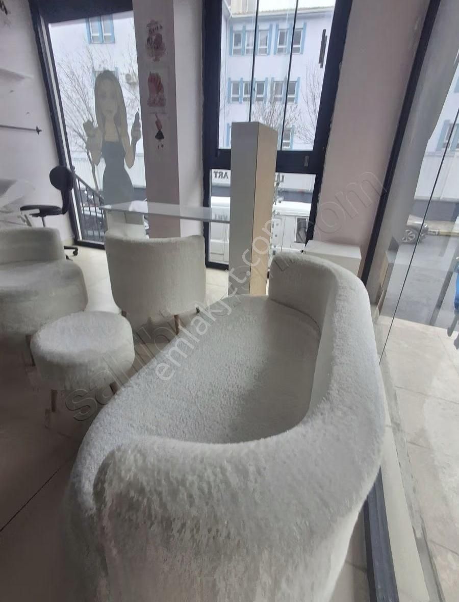 Savaş Emlak'tan Kiralık Dükkan