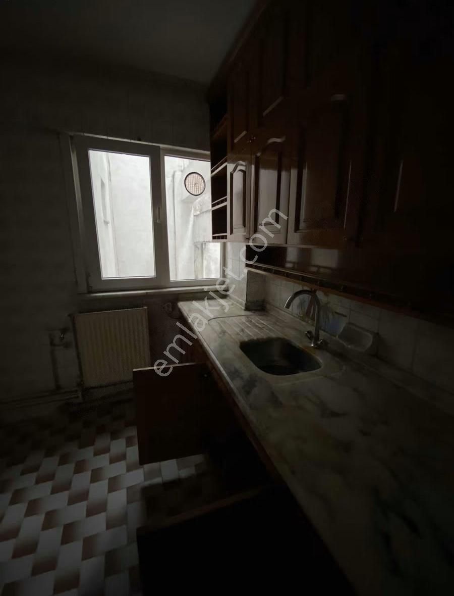 Ordu Caddesi Üzerinde Asansörlü 2+1 Daire - Görsel 12