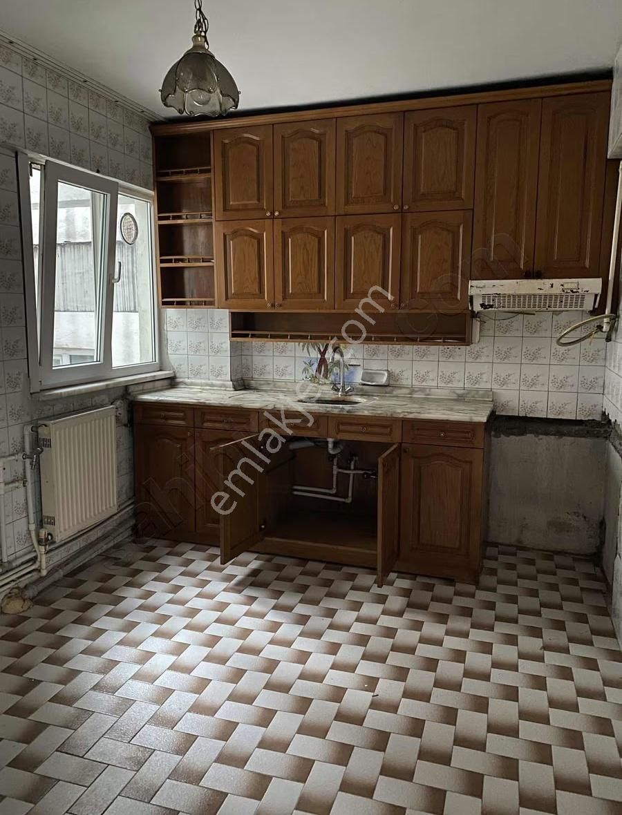 Ordu Caddesi Üzerinde Asansörlü 2+1 Daire - Görsel 9